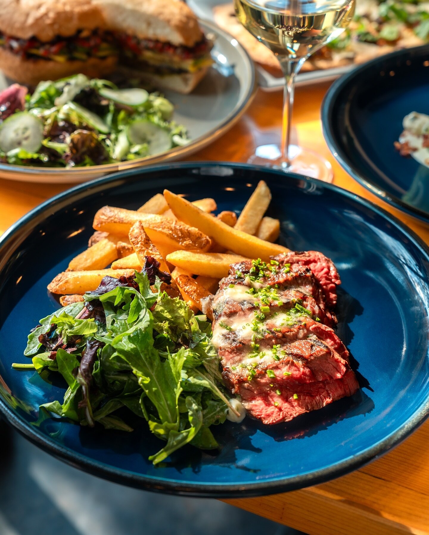 Steak Frites 😍

Topped with our chef&rsquo;s compound butter, with garlic, shallot, lemon, and parsley, and then drizzled with a fresh chimichurri, this plate is an easy choice!

Don&rsquo;t forget, we&rsquo;re open until 11pm tonight and 3pm-10pm S
