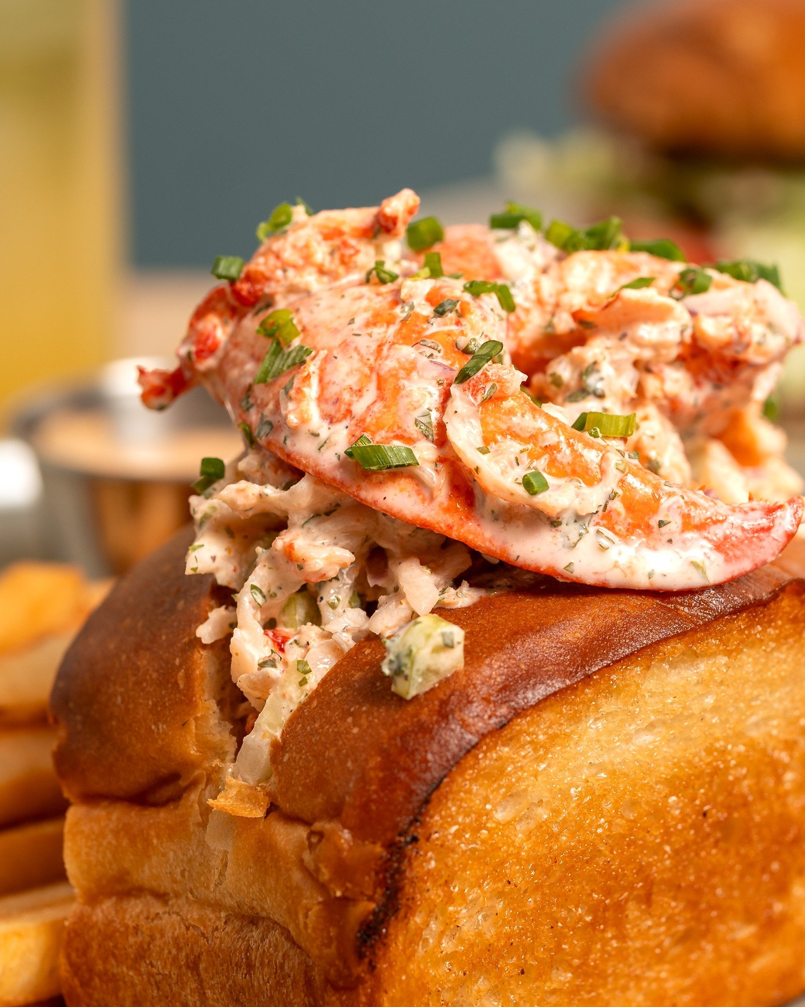 It's not hard to get a good lobster roll in Tallahassee. Come visit us in Bannerman Crossings.

We look forward to seeing you this week for lunch and dinner!