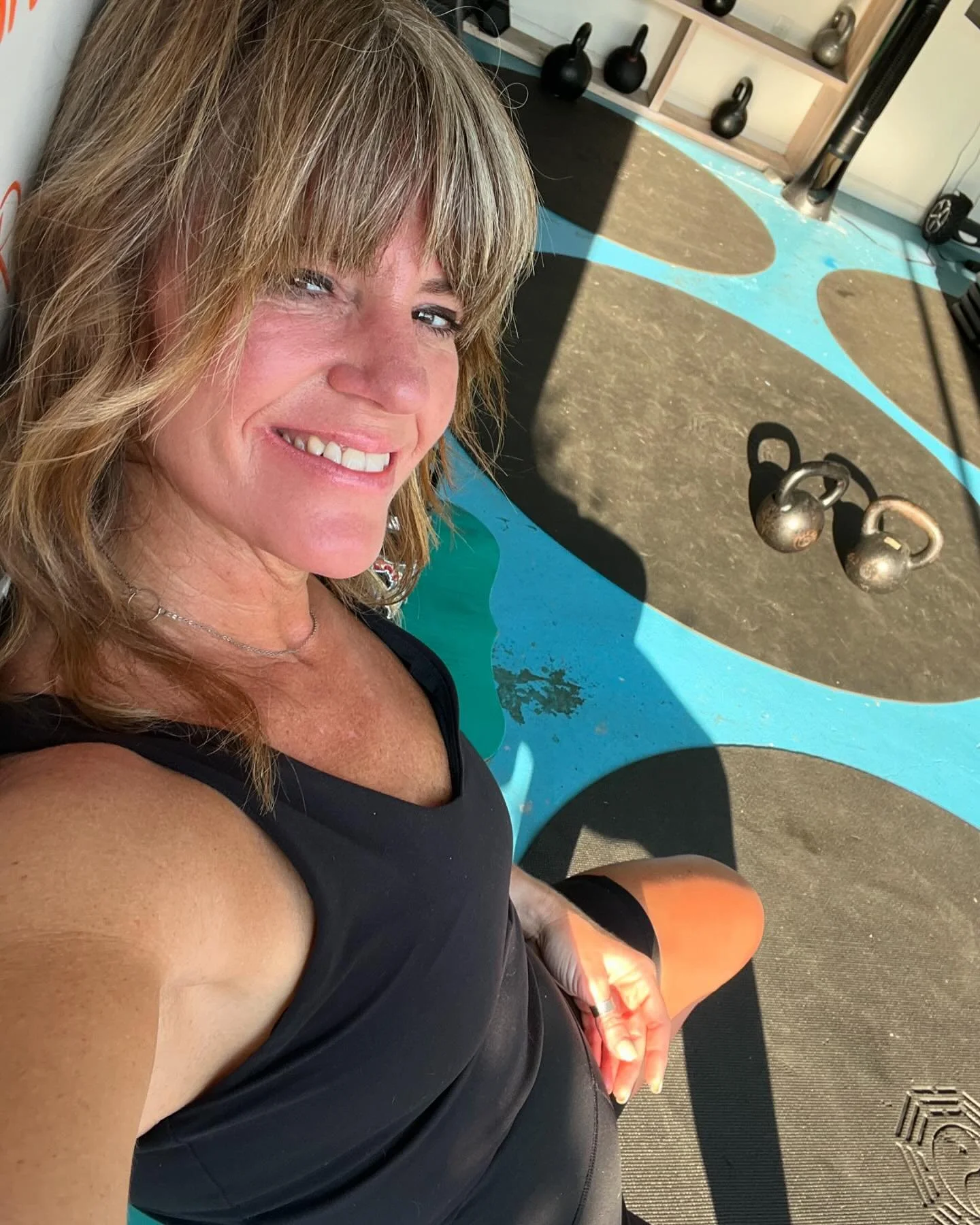 Pulls…low, medium, high!  Heavy SARDL’s, basic bent over rows, chin ups to pull more biceps into the session. Keeping it simple to get strong!  Solid finisher with ballistics! Eight rounds of five cleans, followed by swings! 
#kettlebel