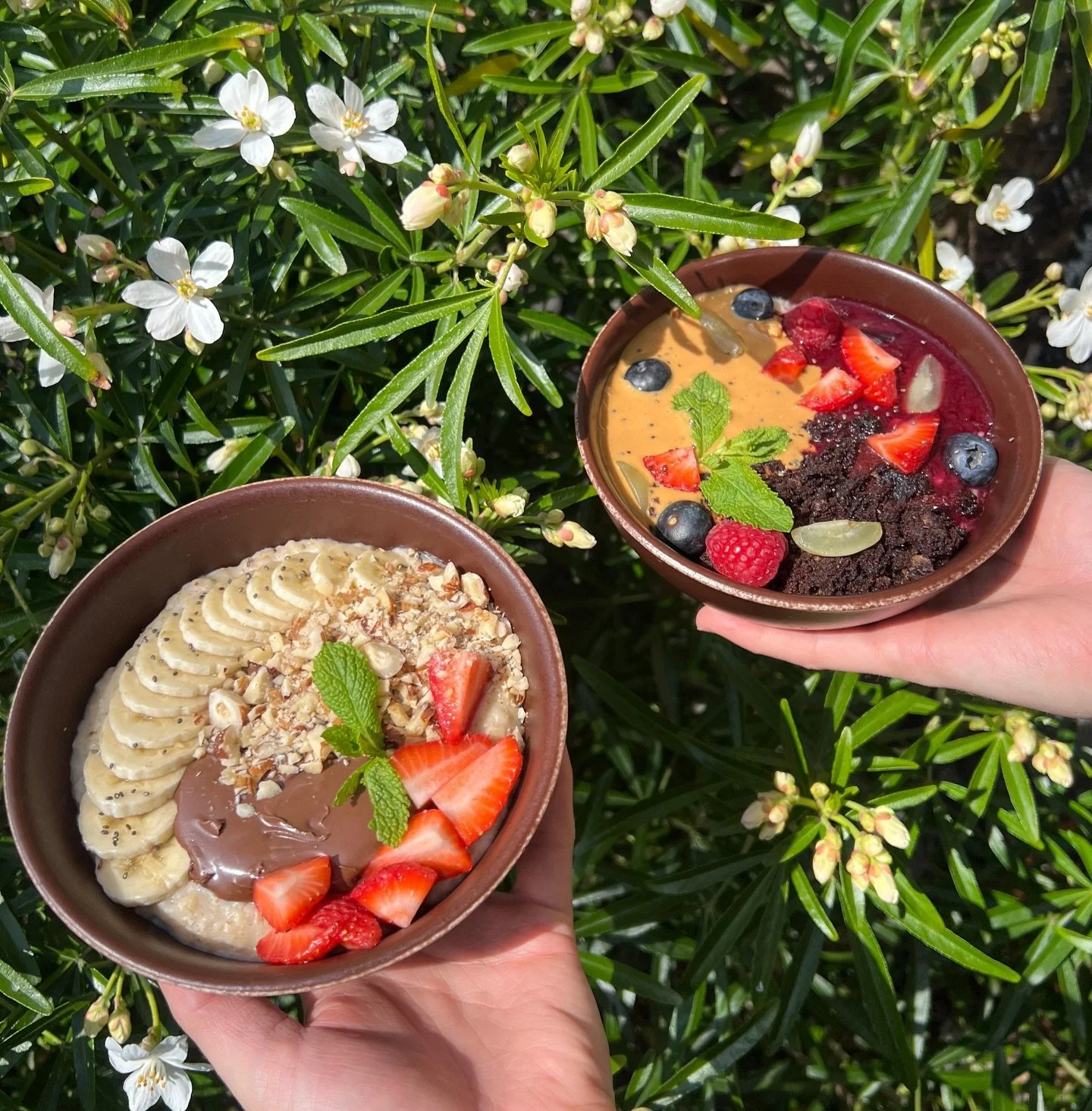 New on the Go Awesome porridge boards for this week&hellip;

🍌Banana, Nutella, strawberries and mixed crushed nuts

🥣 Berry compote, peanut butter, brownie Crumble, and berries

See you at the cafe🫡