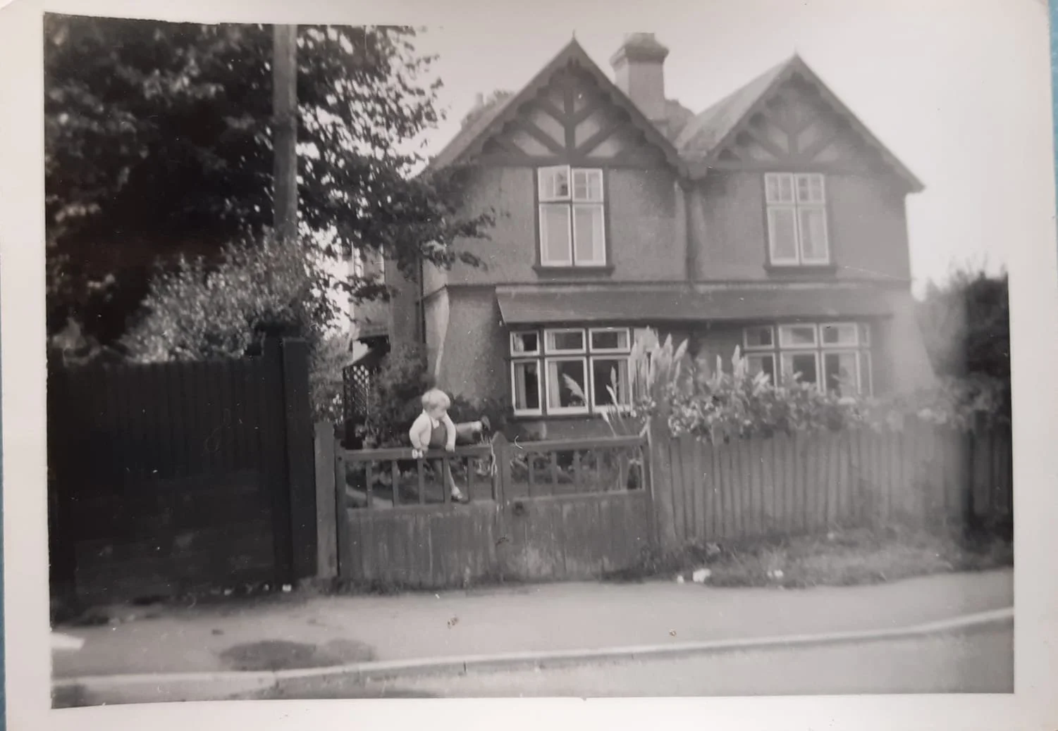 Semi Detached Home In Kennington