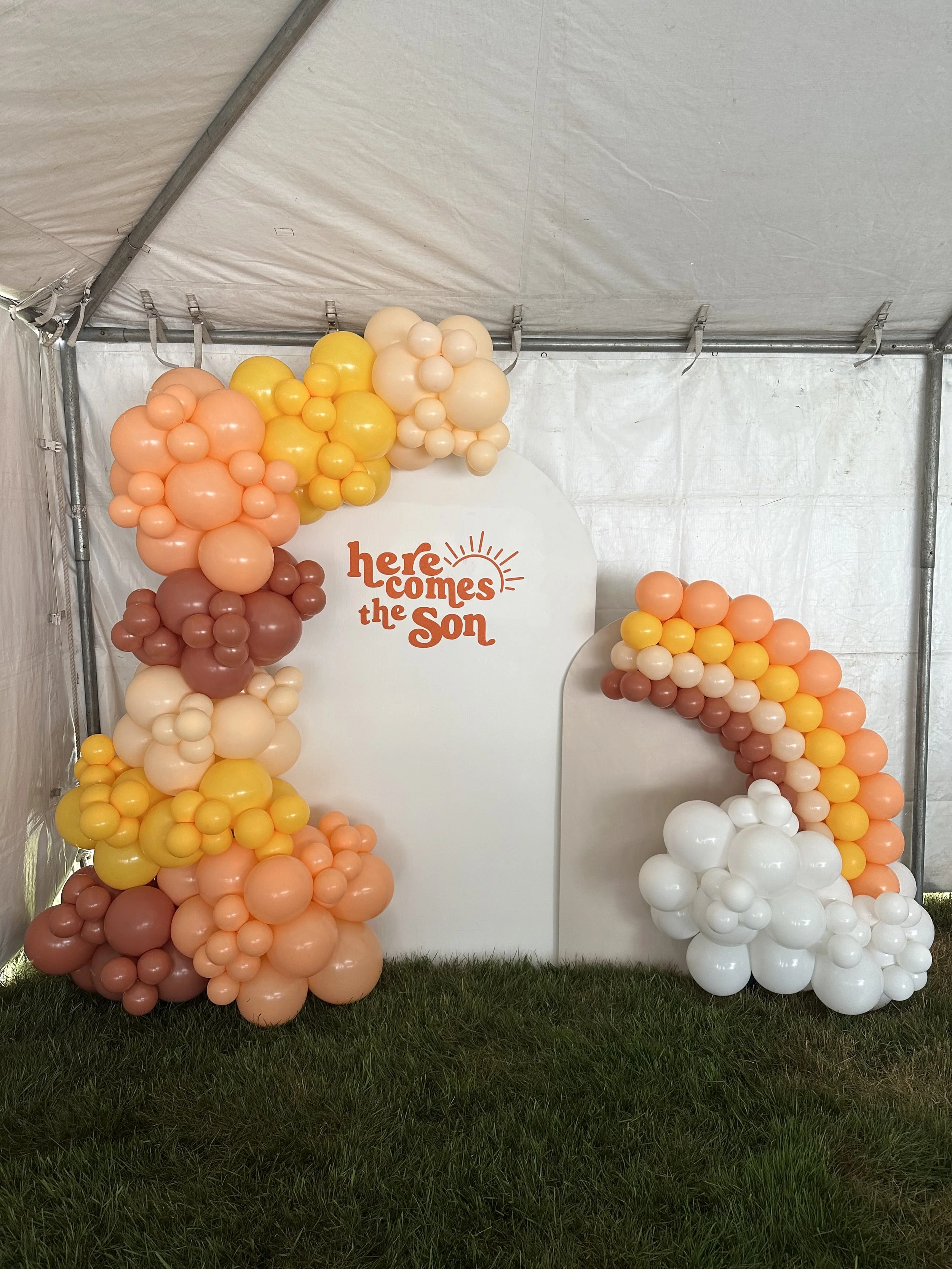 Here Comes The Son Arch with Balloons