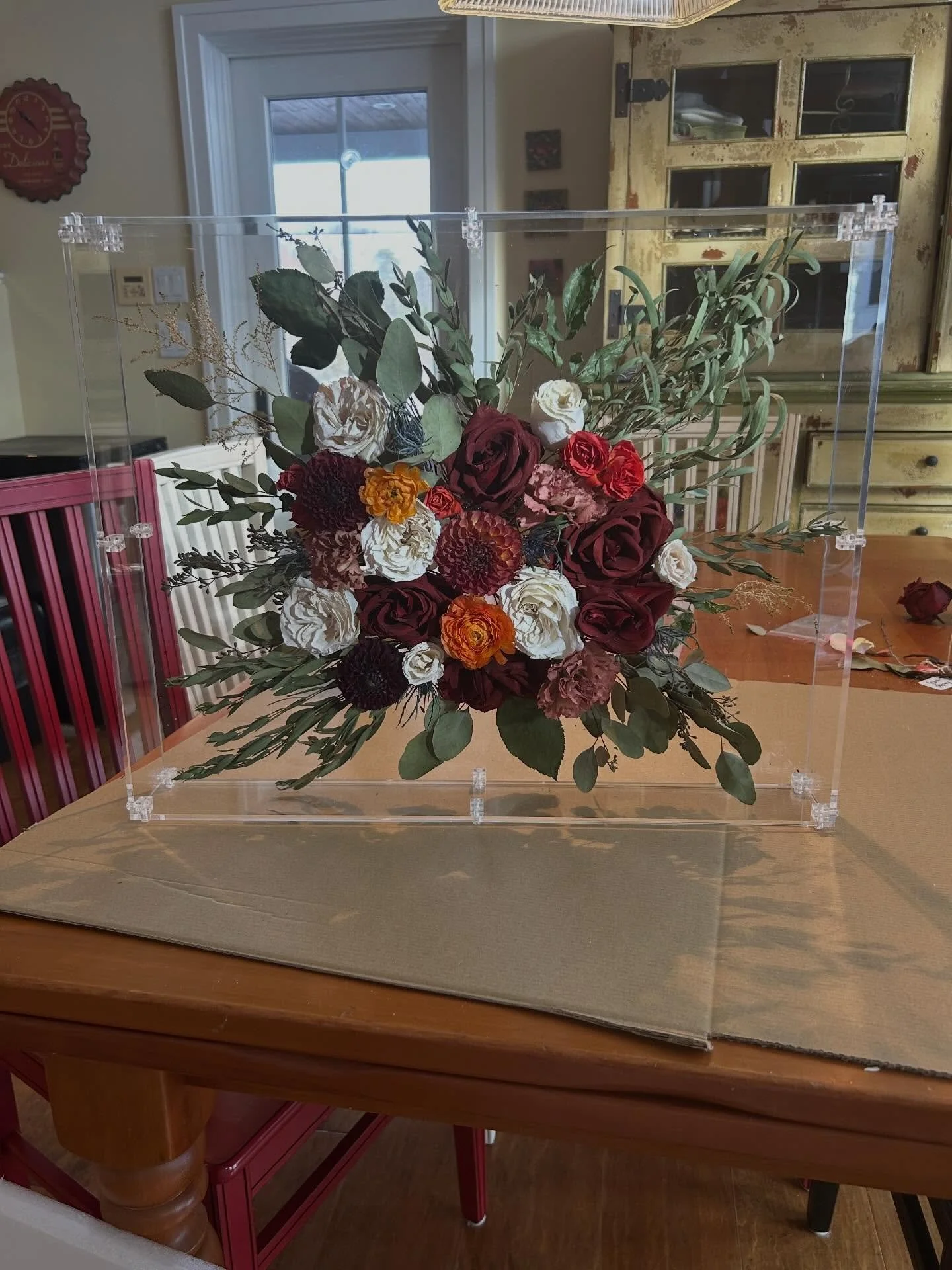 This floating beauty is the star of the show! 

Yes, we offer floating style for 3D flowers, too!

Swipe right to see an alternate design 👀