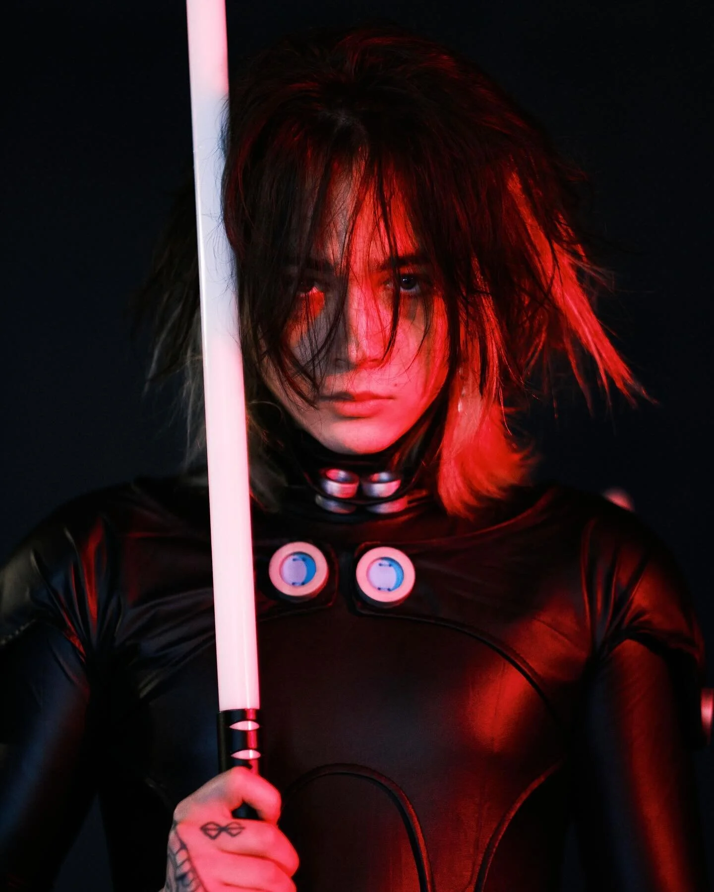 The Dark Side of the Force is a pathway to many abilities some consider to be unnatural.

Cosplay by @benkrotv 

#starwars #sith #starwarscosplay #lightsabers #photographer #photography #fuji #fujifilm #fujifilm_xseries #xt4 #56mmf12 #livephoto #live