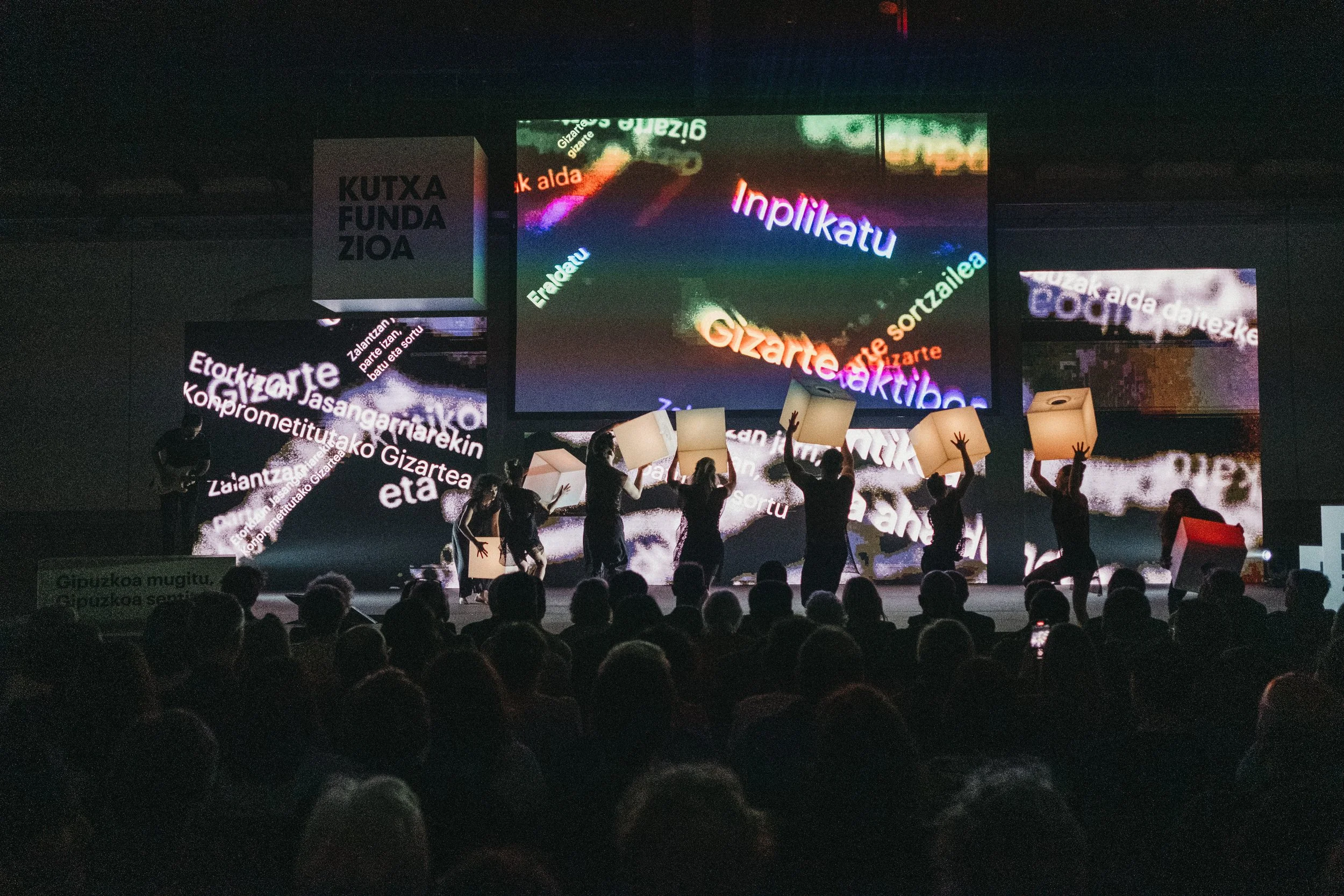 ZIRKUSS KUTXA05.jpg