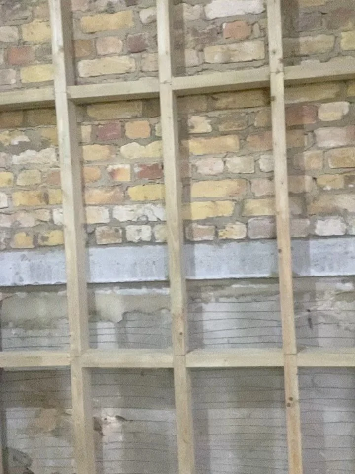 Progress at one of our Chelsea projects - where the mansard roof structure is now up along with the new staircase - thankfully no need to scale the scaffolding anymore 👷&zwj;♀️
Always good to keep in mind how it will look when finished with a new ho