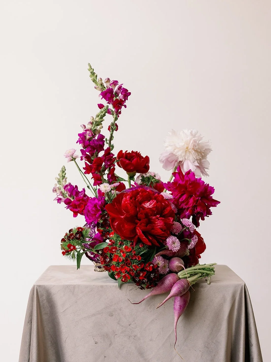 Such a good week last month playing with these incredible peonies from @alaskapeonycooperative . Finding a design solution that would harmonize two opposite produce types (the peony, one of the most luxurious blooms, and raw veggies which are a food 