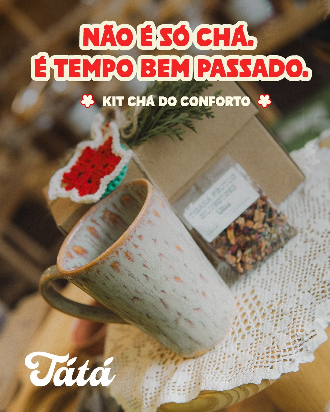 Um ch&aacute; de frutos silvestres para aquecer 🥰, uma caneca de cer&acirc;mica portuguesa para durar e um detalhe em crochet feito localmente, que te convida a abrandar.

N&atilde;o &eacute; s&oacute; ch&aacute;. &Eacute; tempo bem passado. &hearts