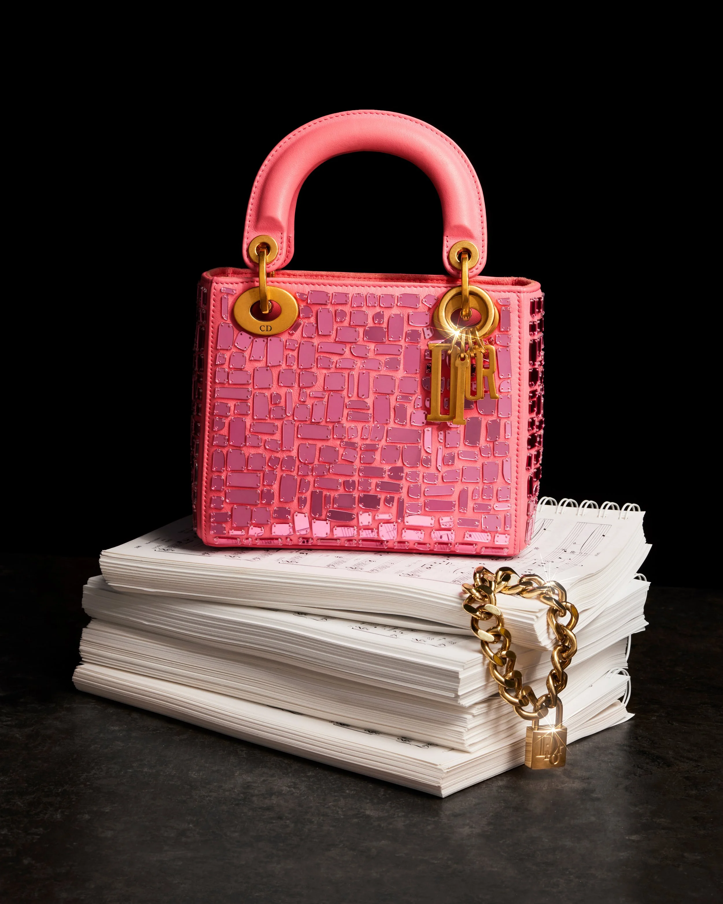 ASSET4_ACCESSORIES_GIFTS_1080x1350.jpg