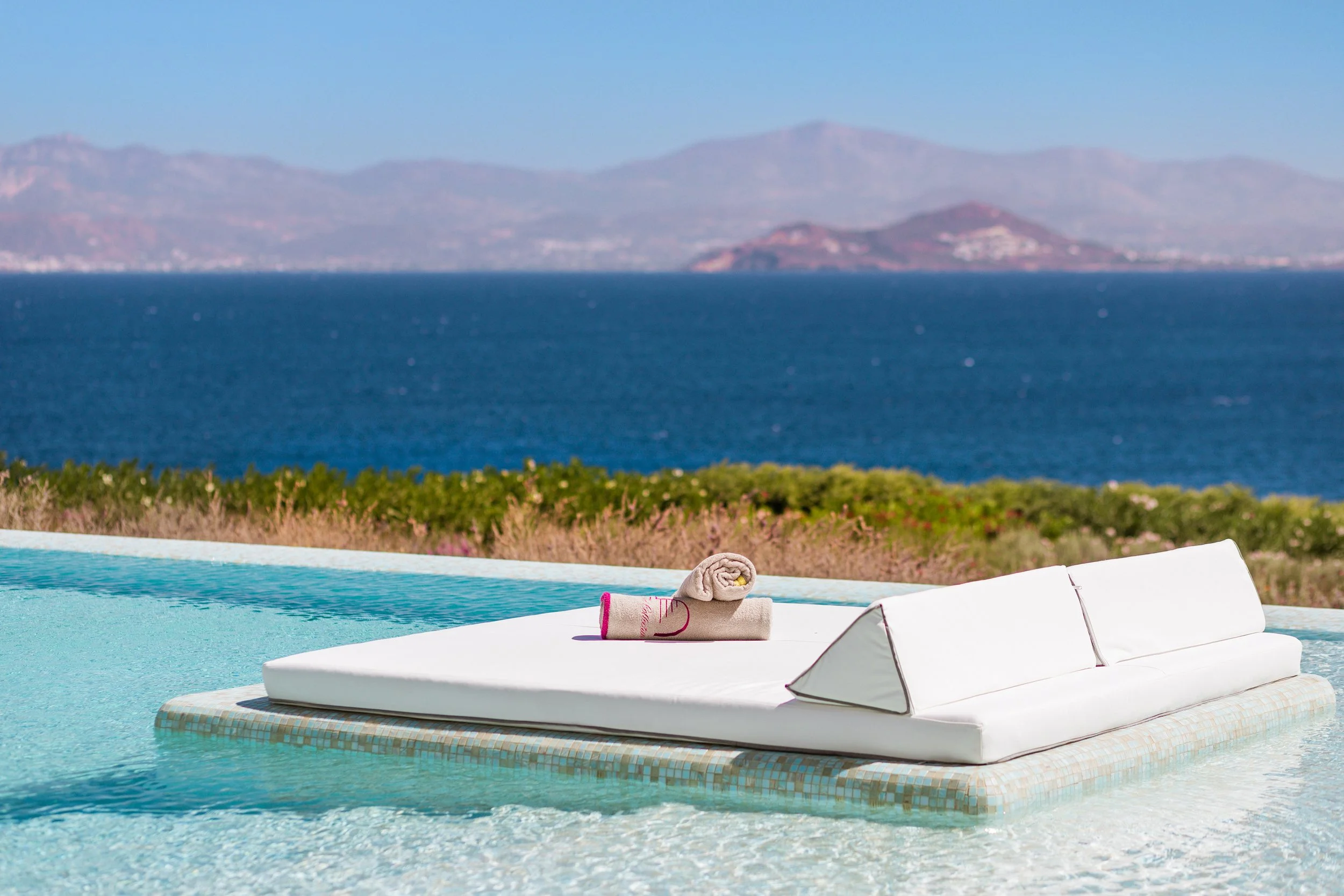 T_Five_C_Paros135.jpg