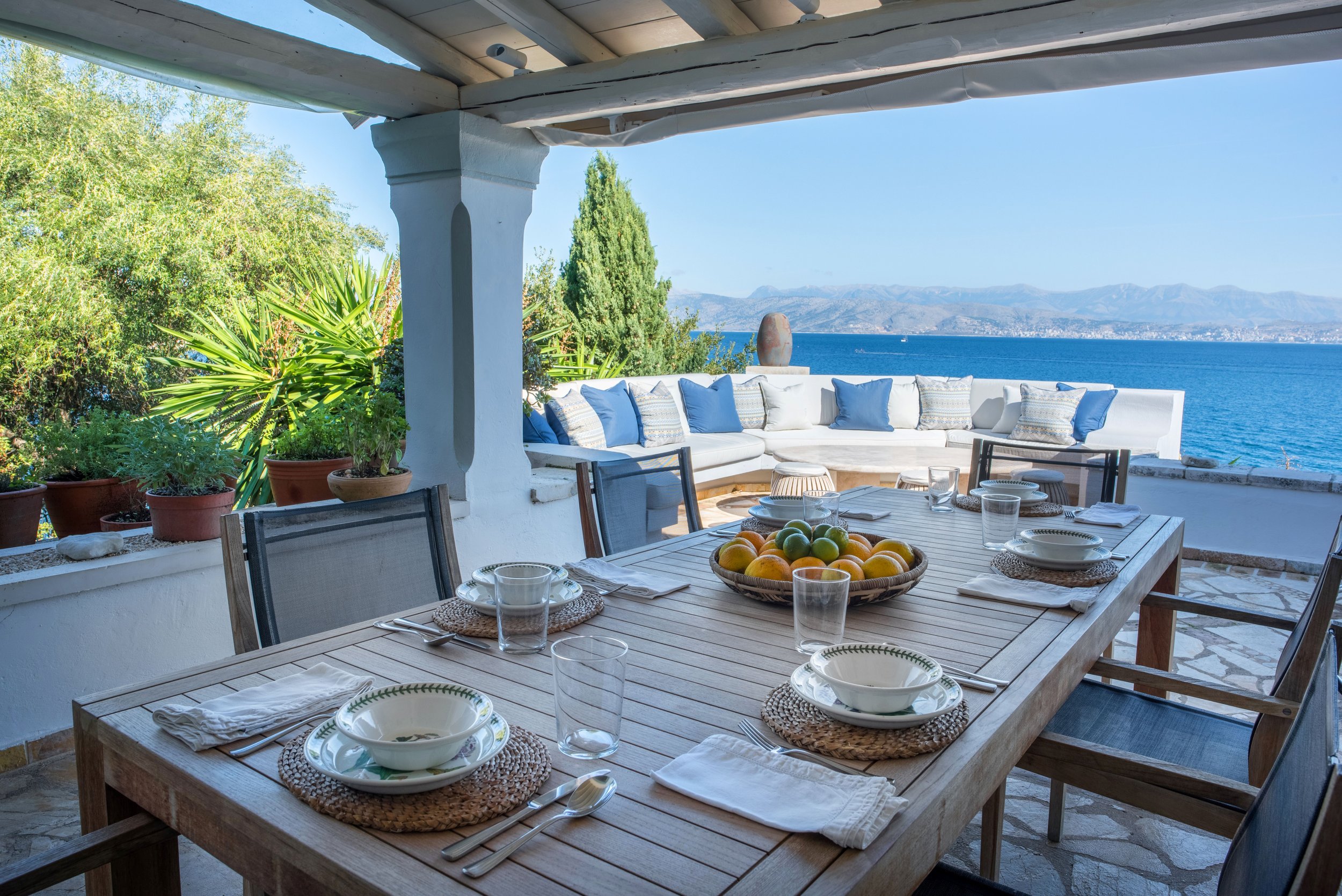 outdoor dining .jpg