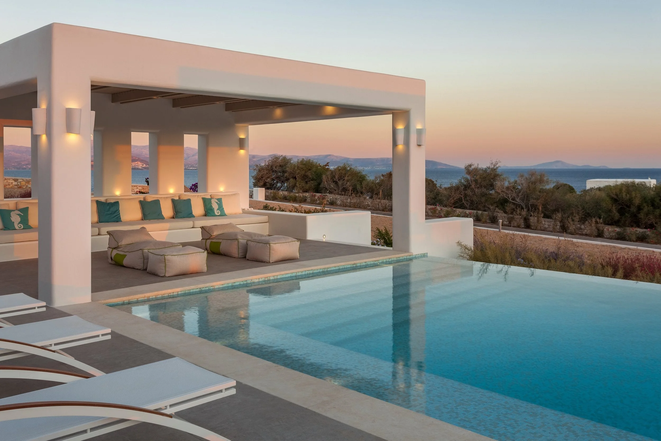 6 Pool Lounge.jpg
