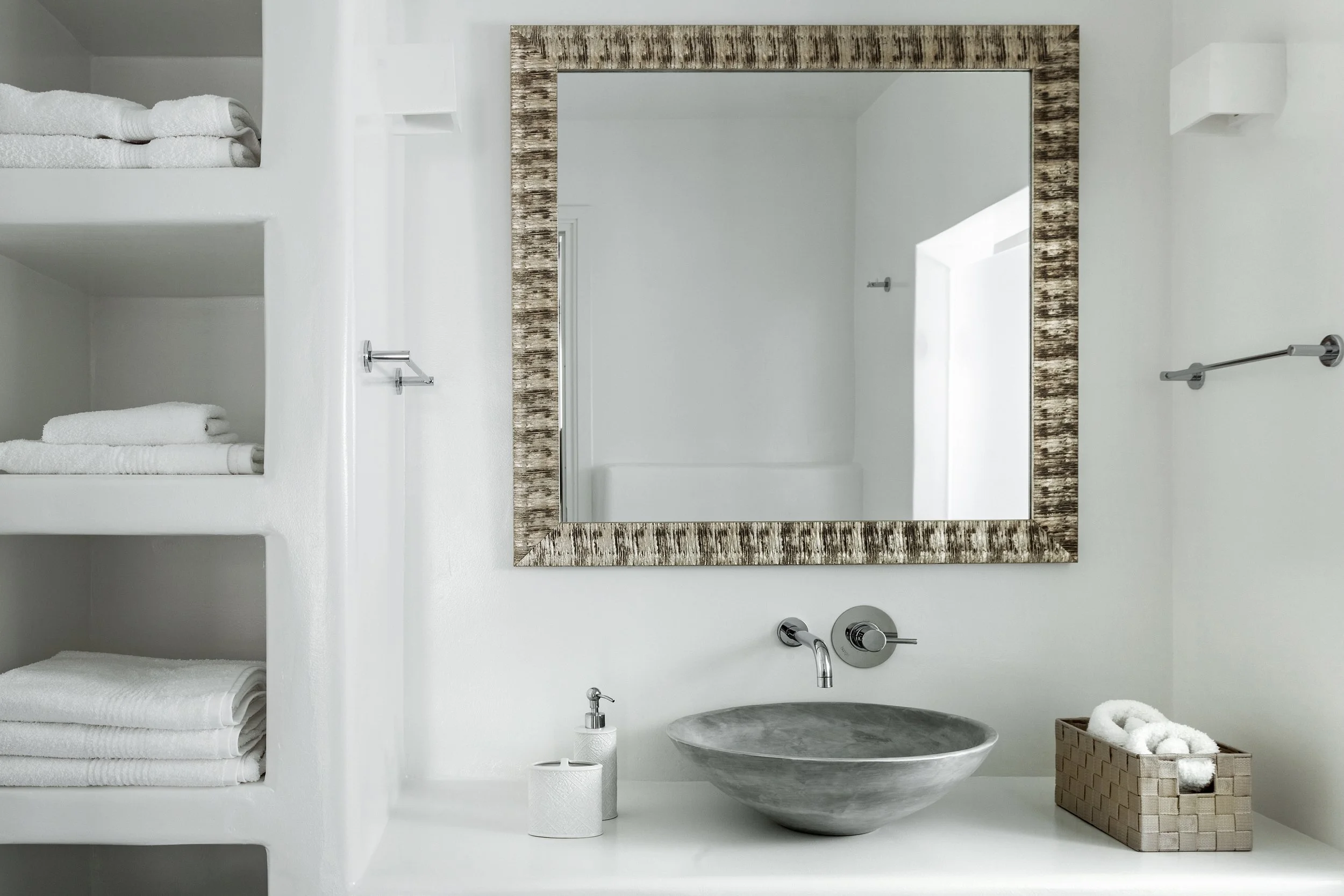 26 Spare Bathroom.jpg