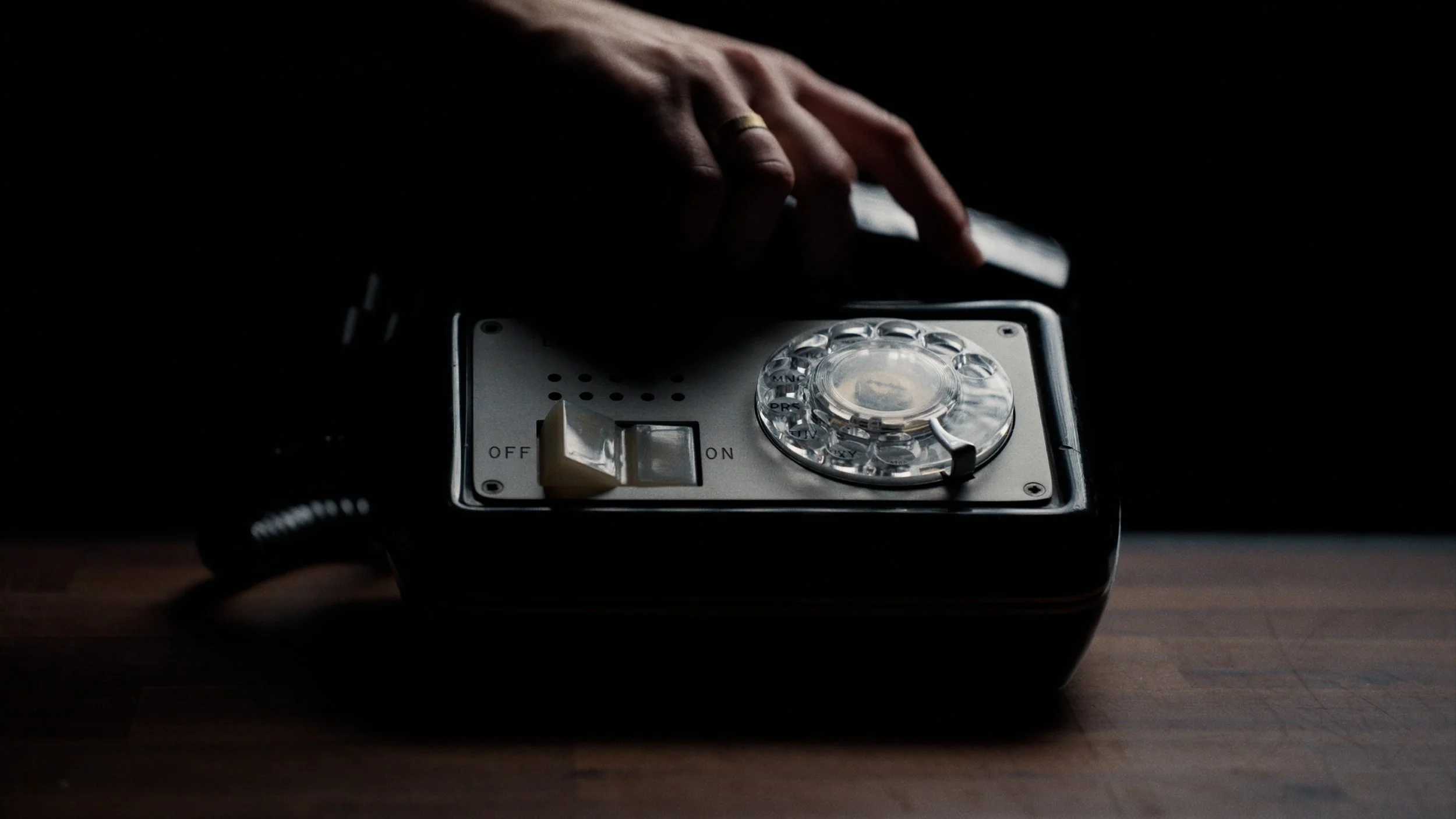 20250328_LOVE BIRDS_STEREO MASTER_PRORES4444.00_13_25_01.Still091.jpg