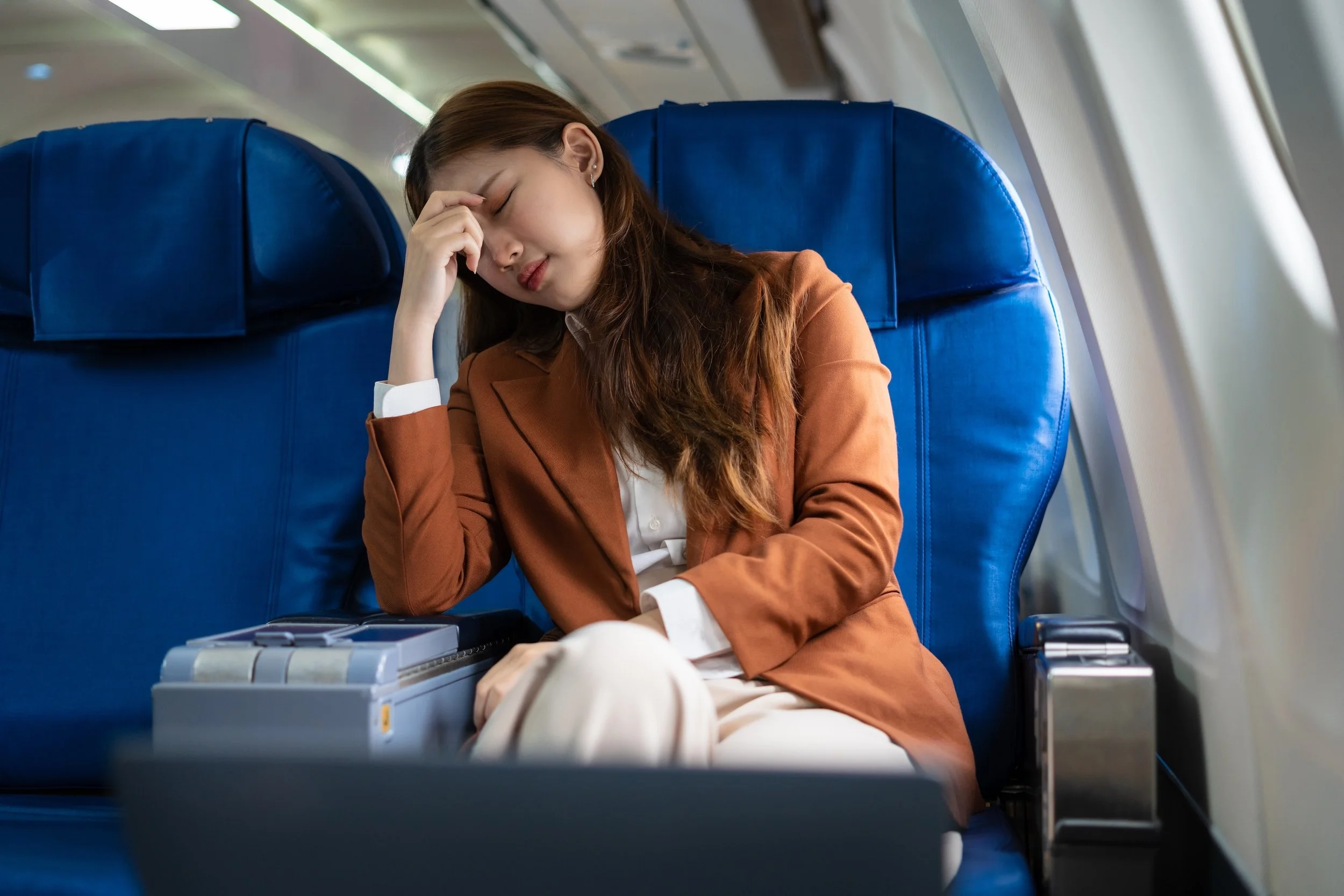 East Coast to Paris: My Jet Lag Survival Blueprint (Plus, the Travel Essentials No Sleep Doctor Flies Without!)