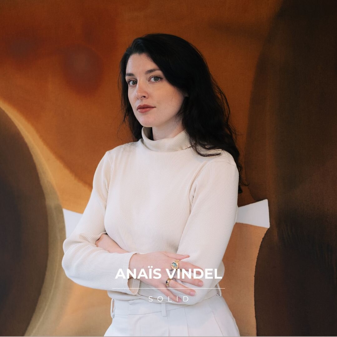 I les artistes I

ANA&Iuml;S VINDEL

Install&eacute;e &agrave; Bordeaux, l&rsquo;artiste plasticienne @anaisvindel nous plonge dans un univers po&eacute;tique et abstrait, o&ugrave; chaque toile surprend par son atmosph&egrave;re vibrante et enve