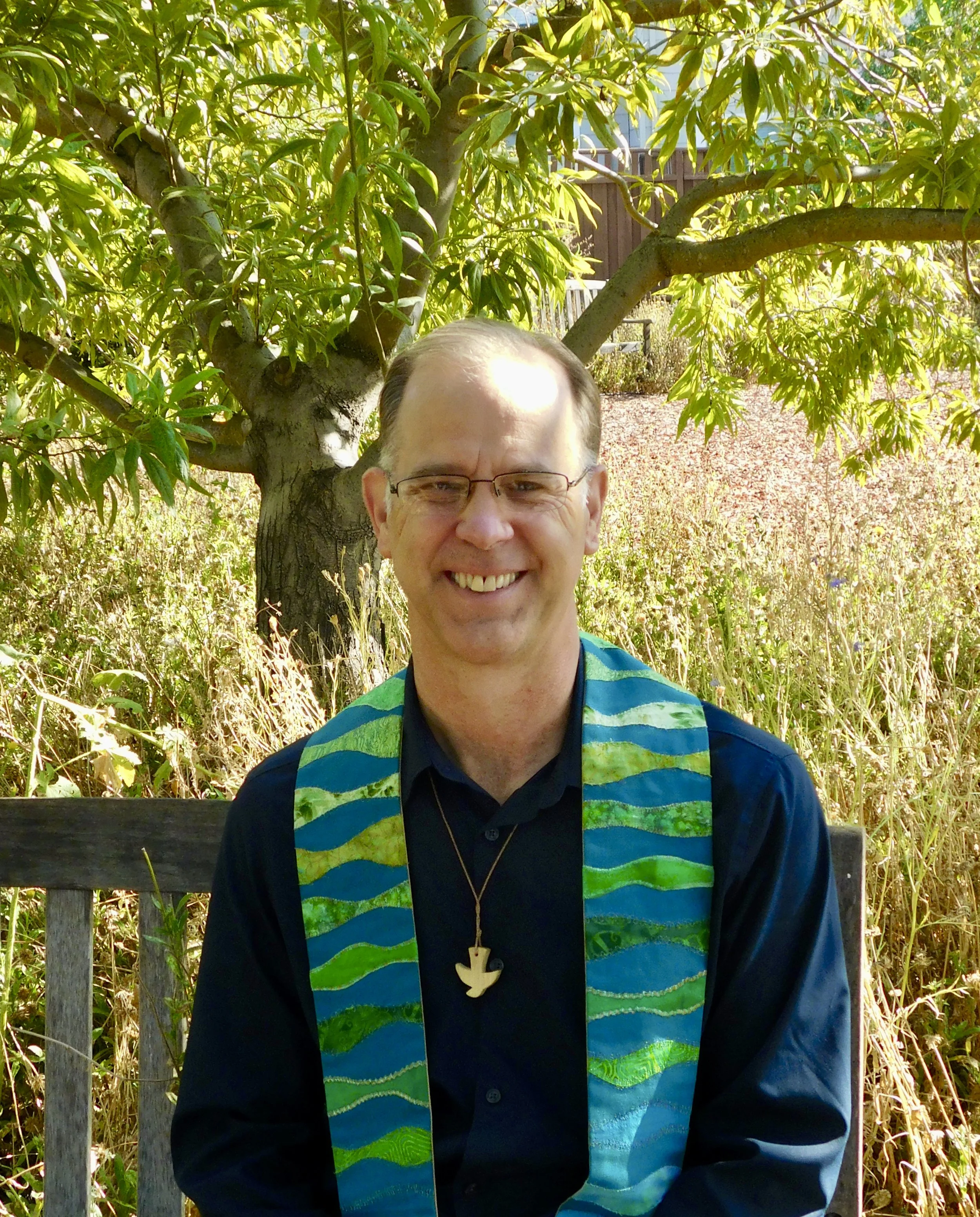 Photo Erik Bench Yellow.jpeg