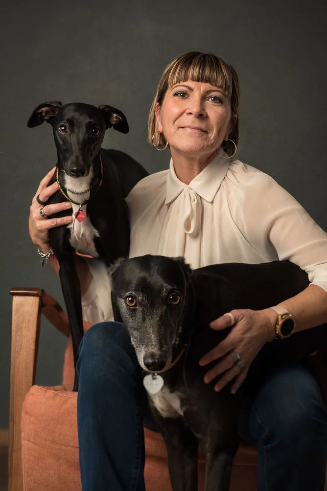 Ritratto donna con levrieri — Studio Legacy, Studio Hound Portraits Milano