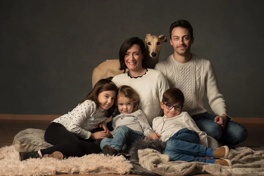 Ritratto di famiglia con bambini — Studio Legacy, Studio Hound Portraits Milano