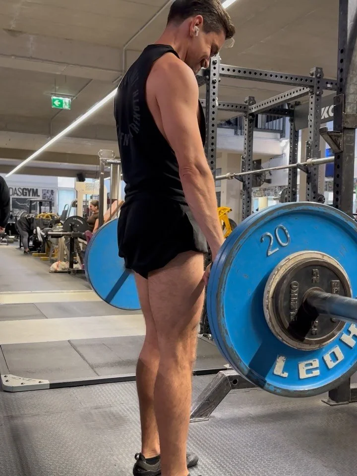Training 4 in the books 🫡

Standing Single Calf Raise:
+42,5 &times; 9,9
 
Romanian Deadlift (Barbell):
115 &times; 6,8
 
Cable Crunch:
80 &times; 11,9,8
 
Single Legged Nautilus Leg Press:
170 &times; 8,8
 
Seated Leg Curl (Machine):
101 &times; 9,