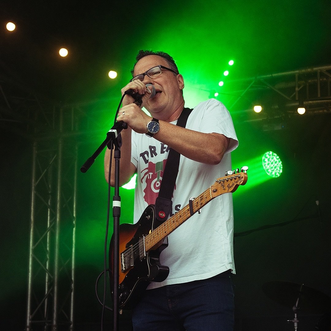 A few weeks ago I filmed and photographed @hampshireentertainmentevents Summer Music Festival. A very talented group of musicians took to the stage for a very noble cause; the Rosemary Foundation, providing end of life care to those in need. 

Bands 