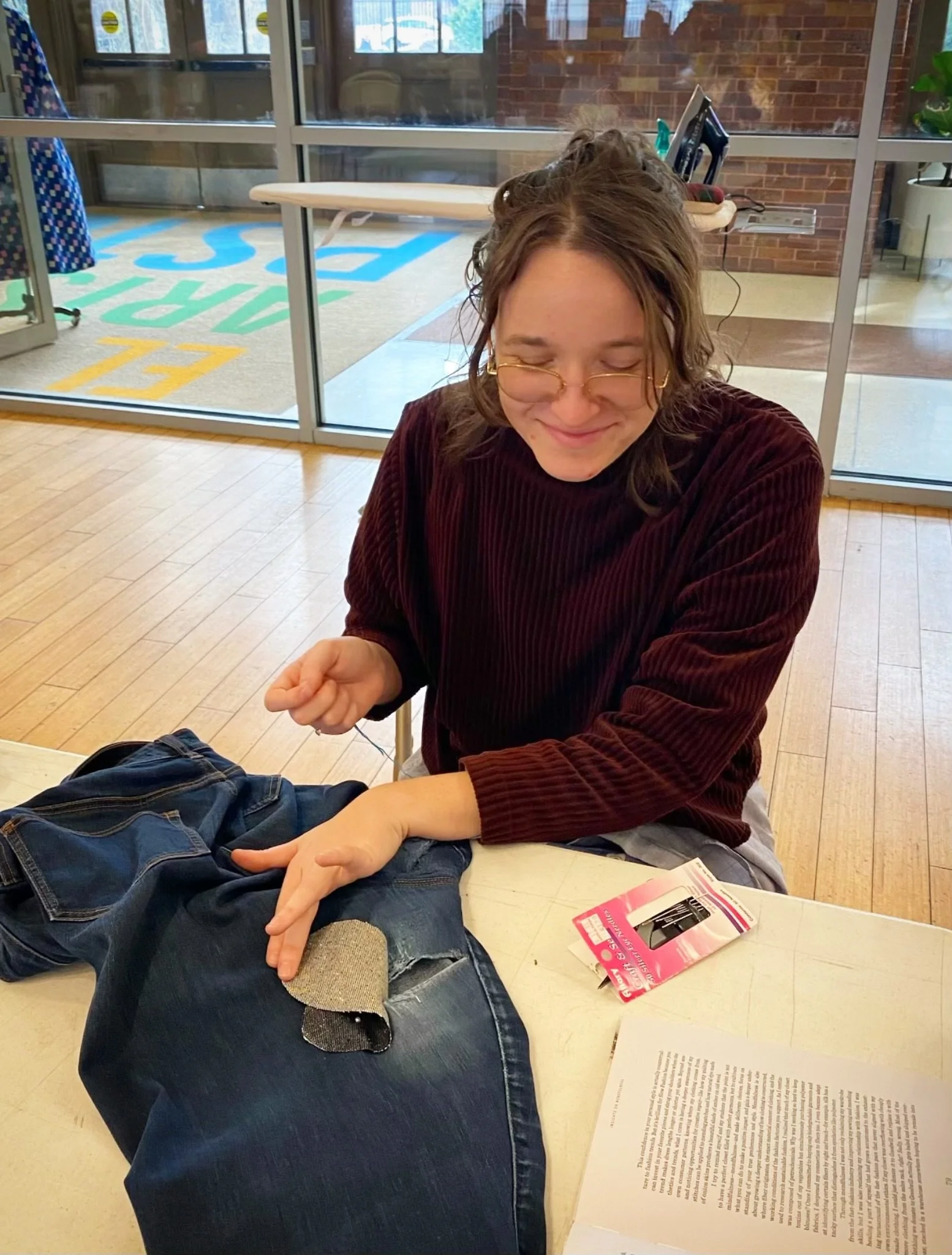 Simone Schiefer, repair coach at Repair Cafe El Barrio showing a finished work