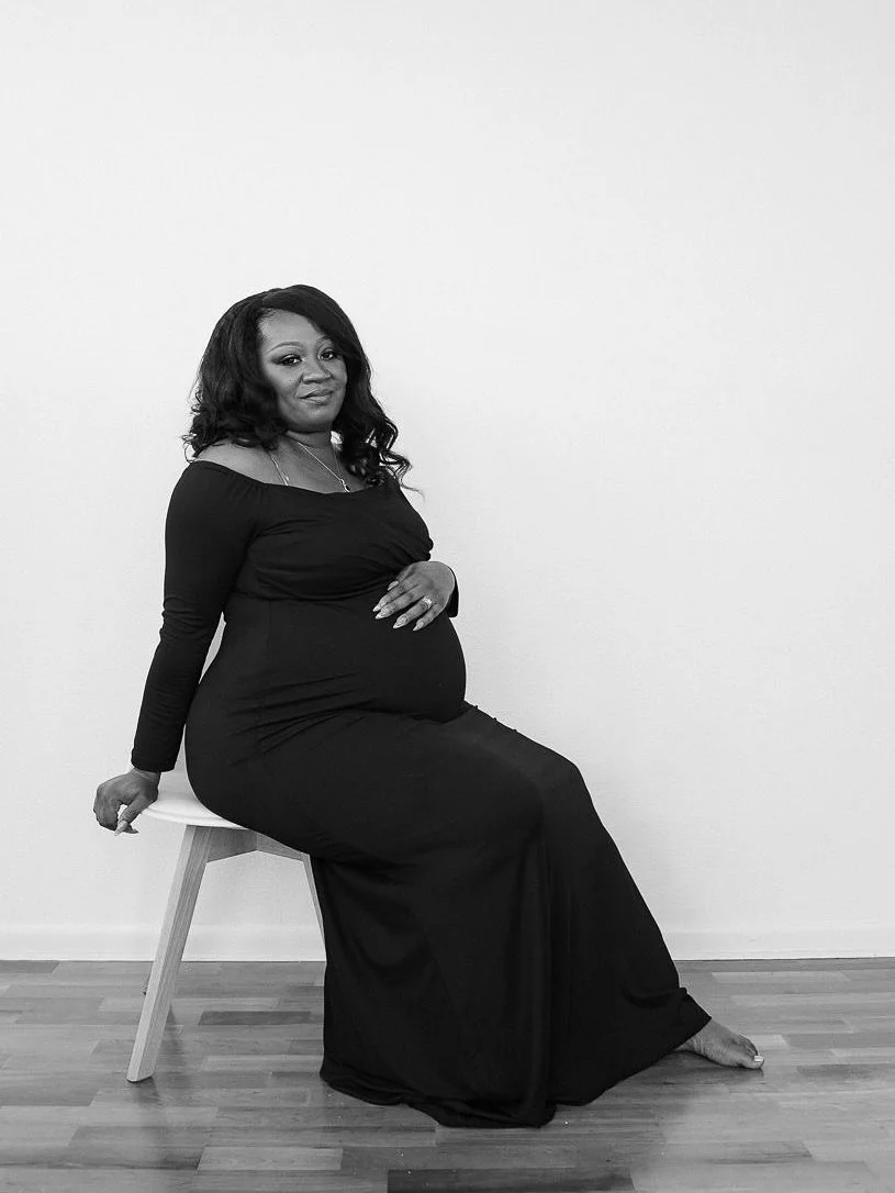 When you turn your home into a studio (shoot against a white wall) to create editorial maternity photos (okay and some documentary ones with your kiddo)