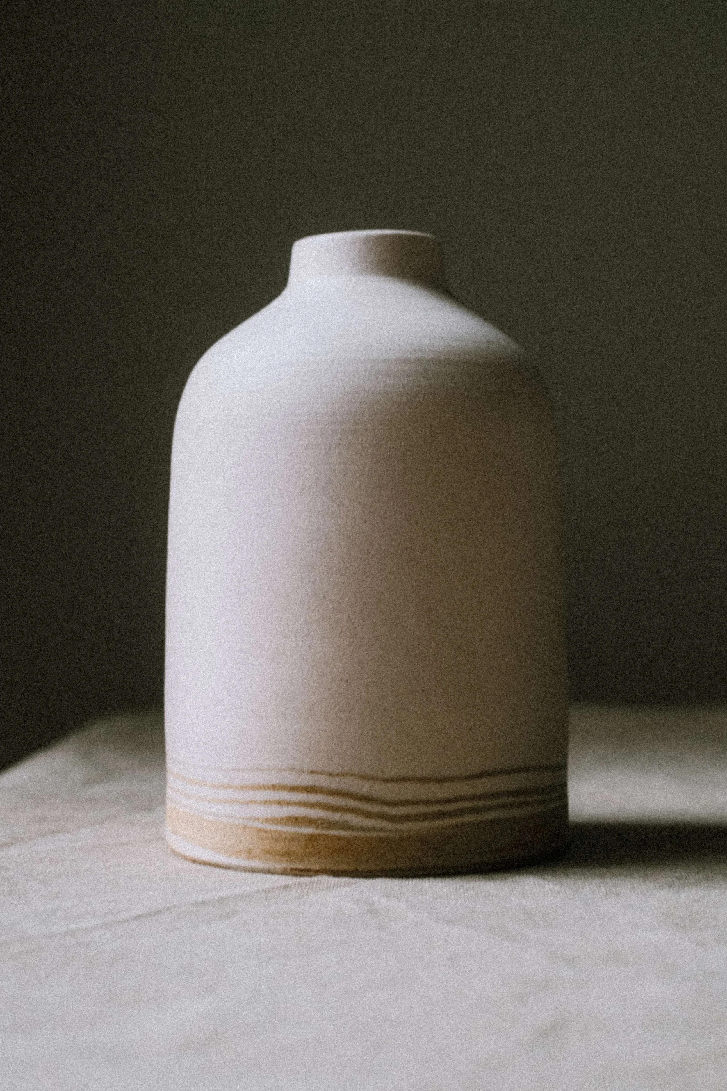 buff & white marbled vase #1