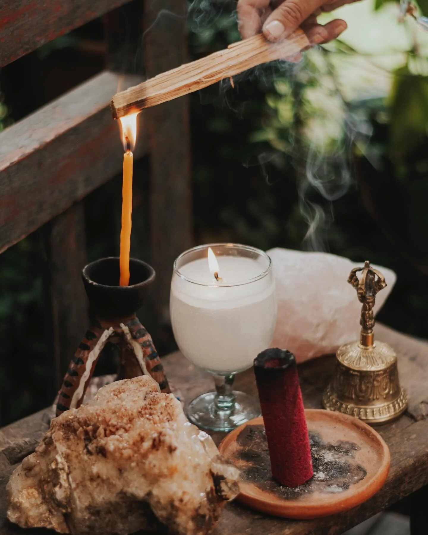 Tienes todo listo para iniciar el nuevo sol este 21 de diciembre?
Es tiempo de ir hacia adentro, conectar con tu silencio y recordar en tu coraz&oacute;n humano y c&oacute;smico quien te atrever&aacute;s a ser en este nuevo ciclo. Pueden ser anhelos,