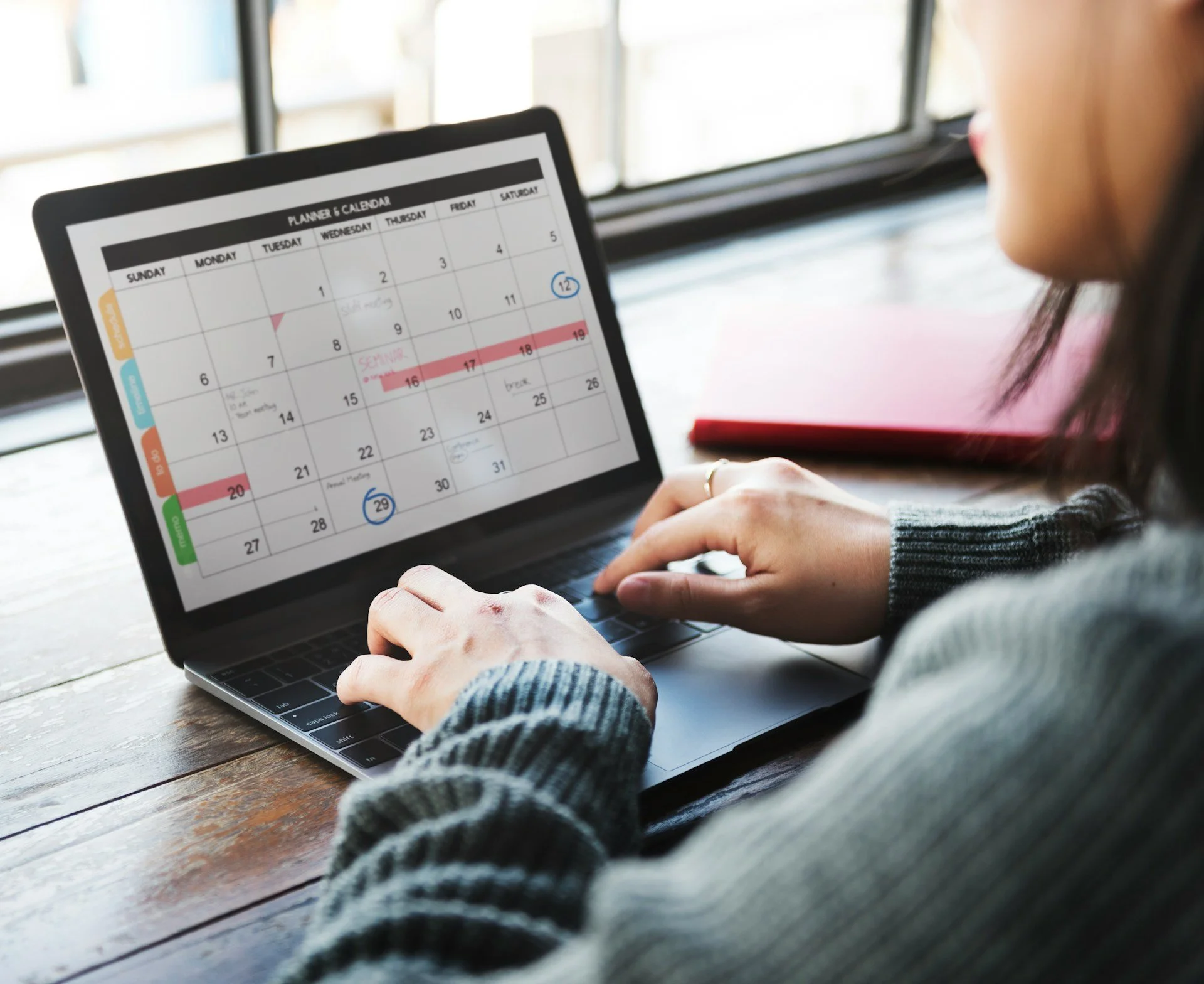 How to Plan a Video Content Calendar for Summer Tourists