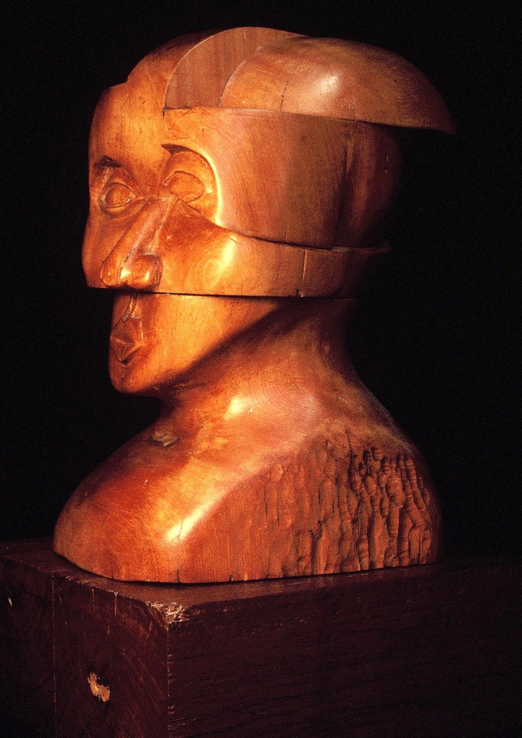 Assembled (350x220x260)
Totora  (Jarrah base)