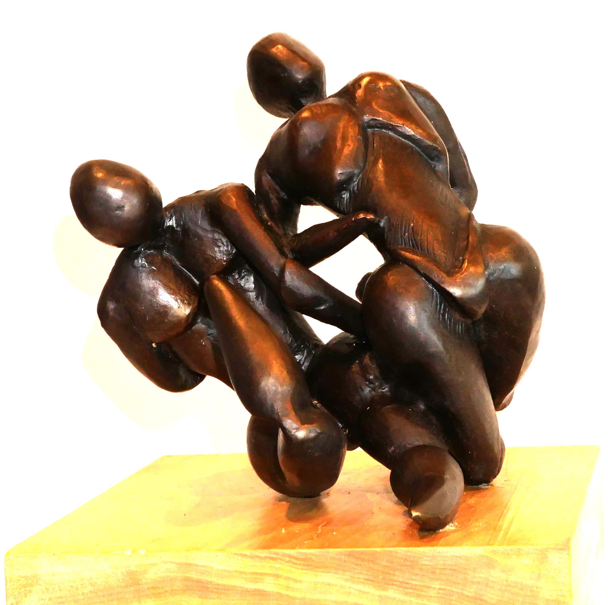 Dancing couple iii (145x140x140)
Bronze (Ash base)