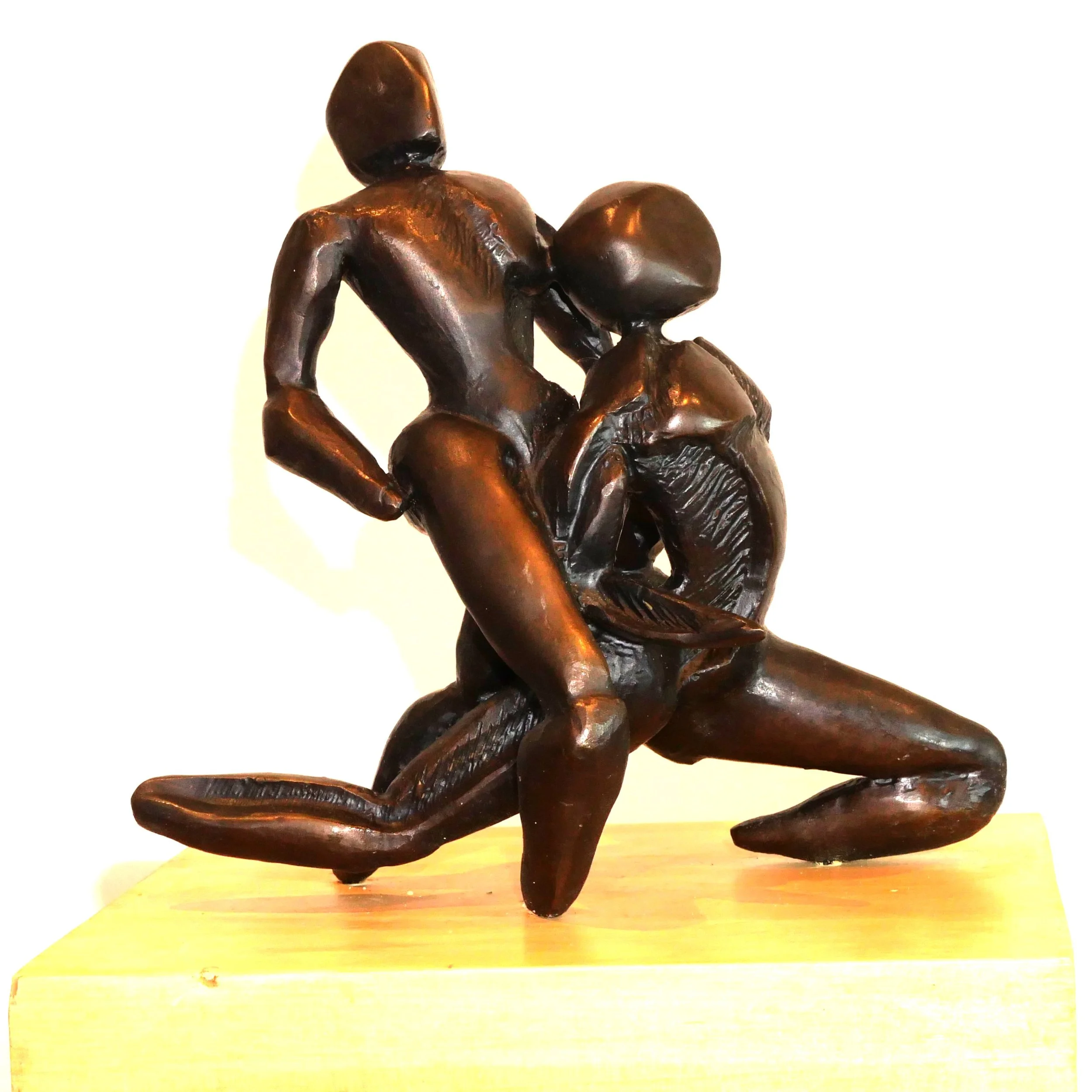 Dancing couple ii (150x160x100)
Bronze (Ash base)
