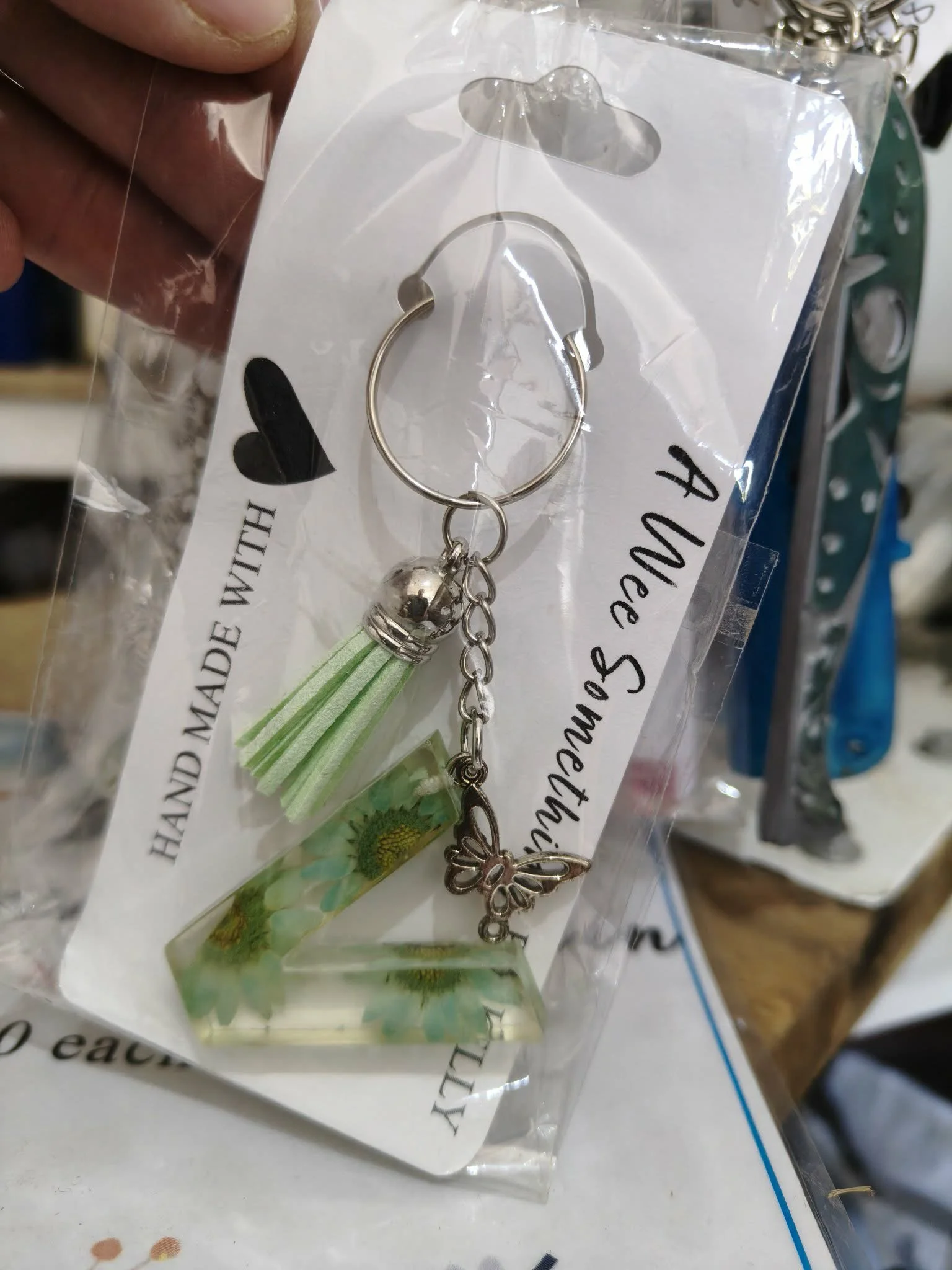 Resin Letter Flower Key Chain - Letter V