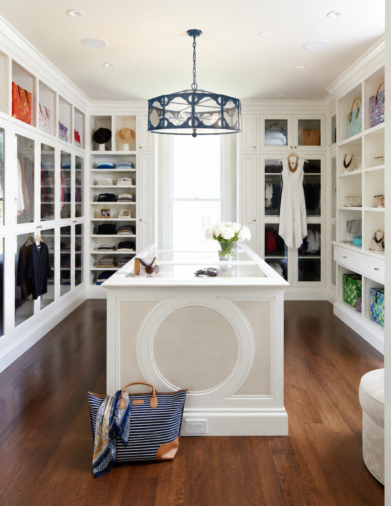 Kendall-Wilkinson-Design-x-Iatesta-Studio-Collection-Isabella-Chandelier-In-Situ.png