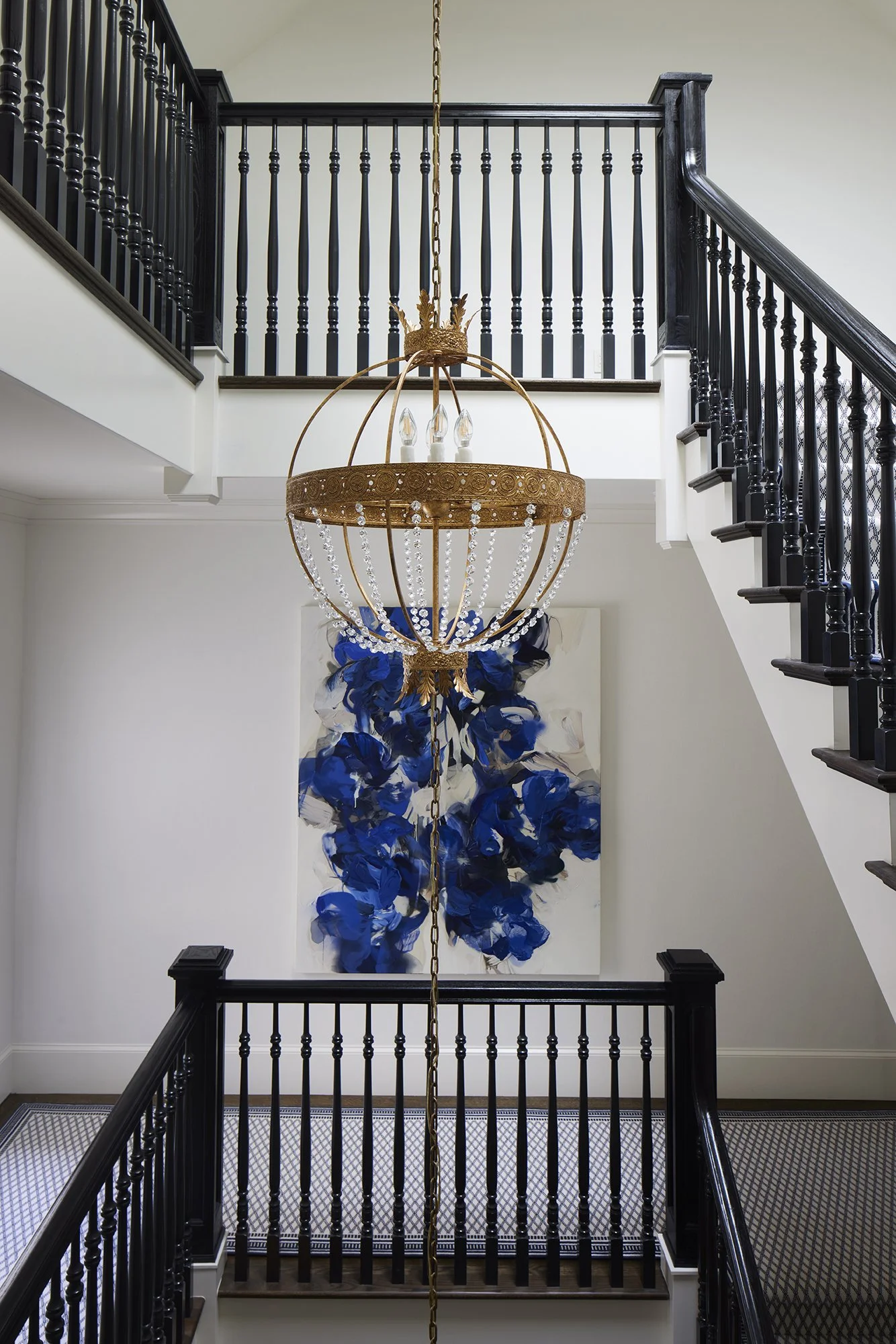 Kendall-Wilkinson-Design-Color-Story-Stairway-Chandelier-Art