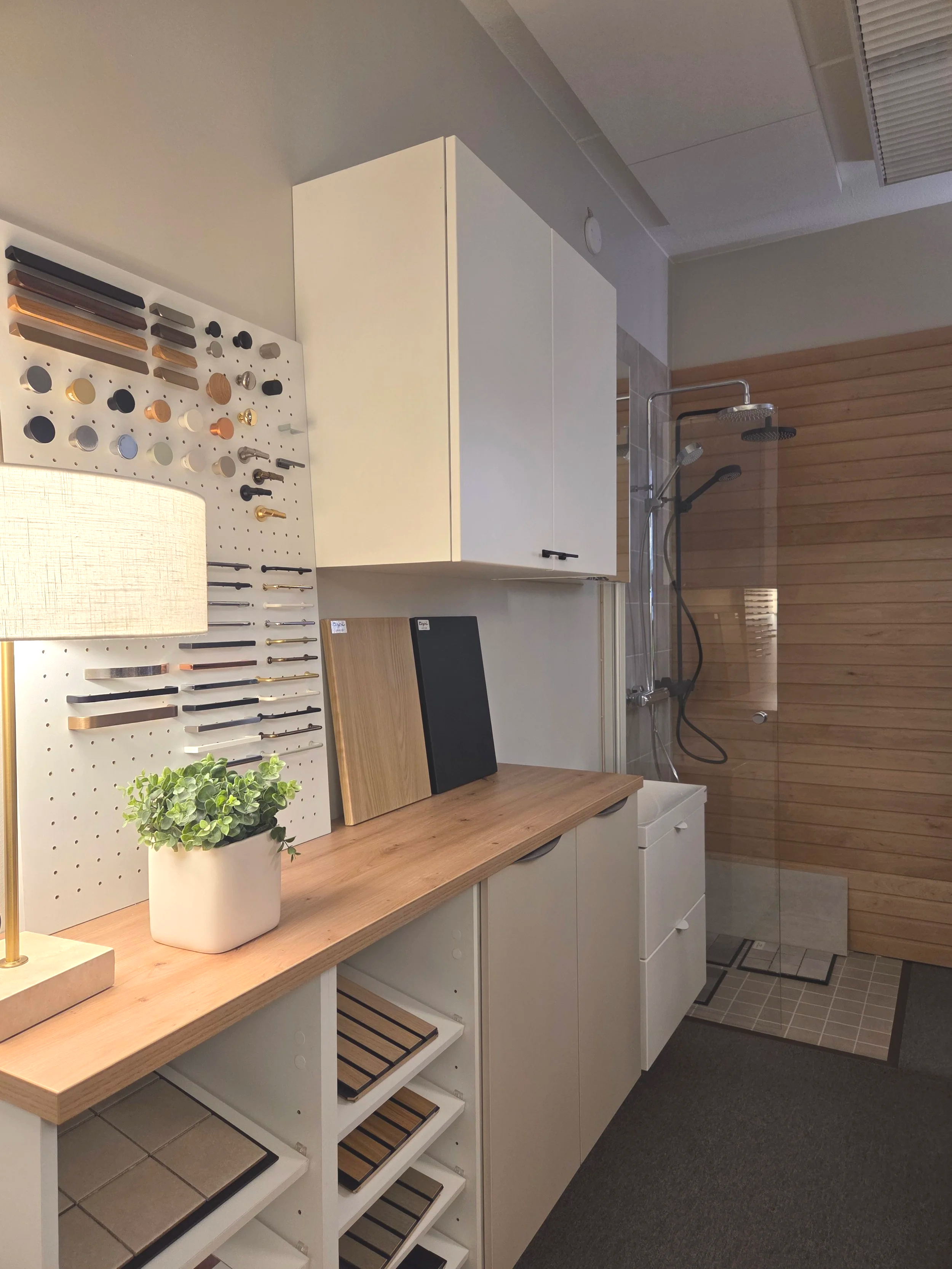 Nastarakennuksen showroomin tila- ja sisustussuunnittelu