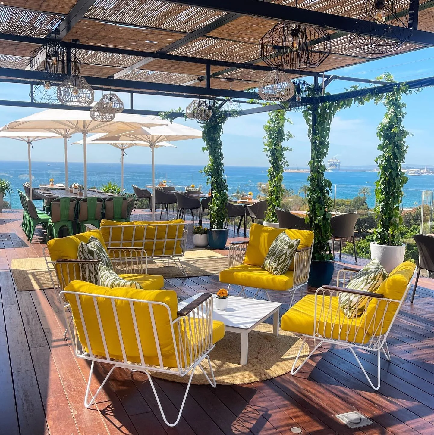 So ein sch&ouml;nes Pl&auml;tzchen ☀️ @esprincep_rooftop

.
.
.
.

#tb #mallorca #esprincep #palma #happy #place #honeymoon #weeding #diepbs #pb #holidays #sun #sunshine #summer #amazing #love #fashion