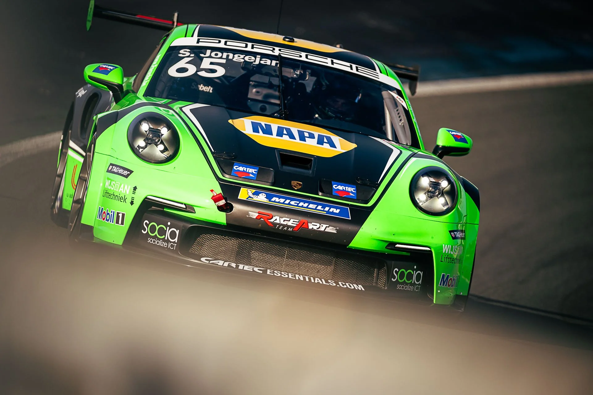 Jongejan pakt na prachtige opmars de zege op de Hungaroring