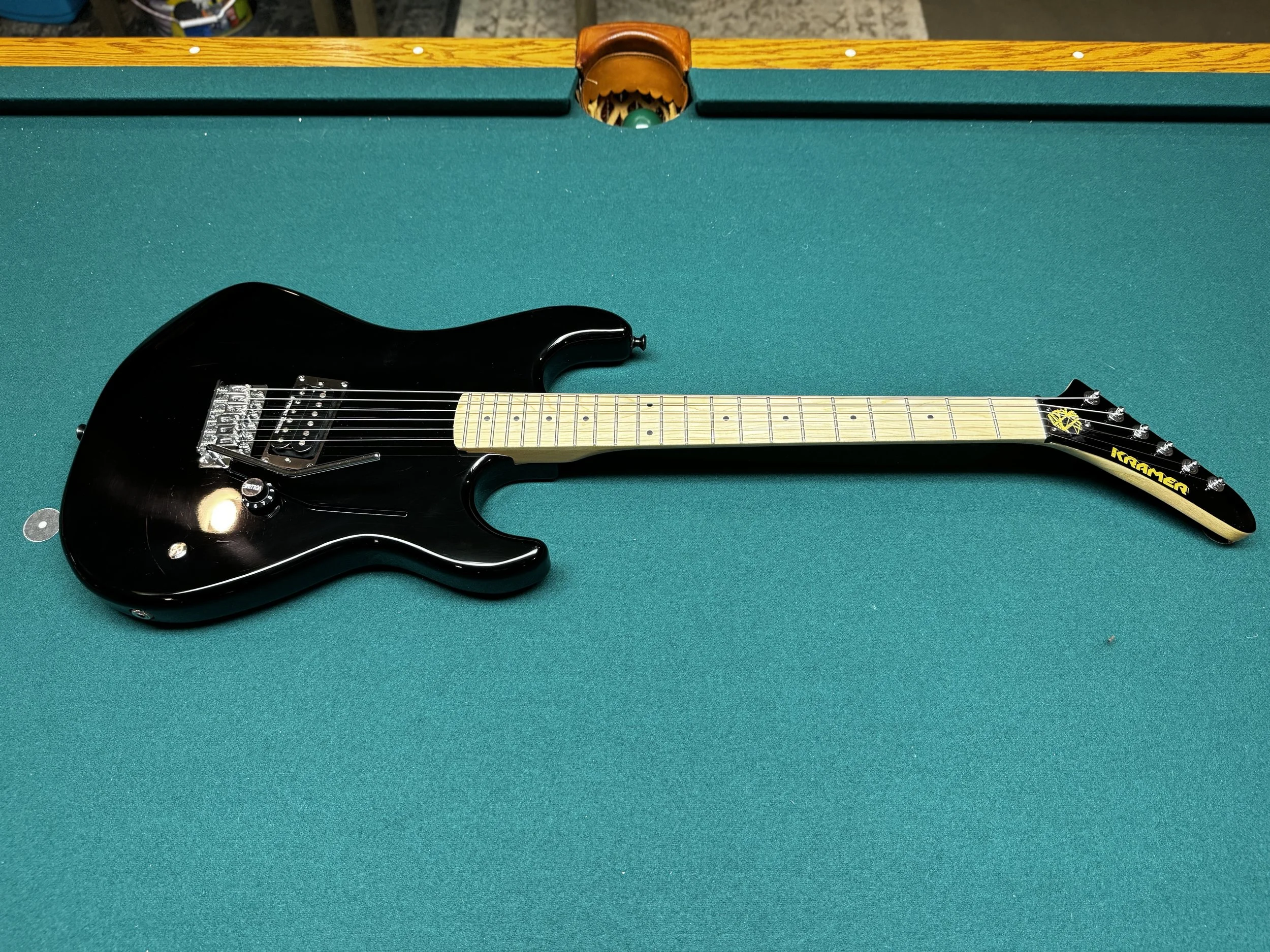 Black Kramer NO/SN — LAST GUITARS