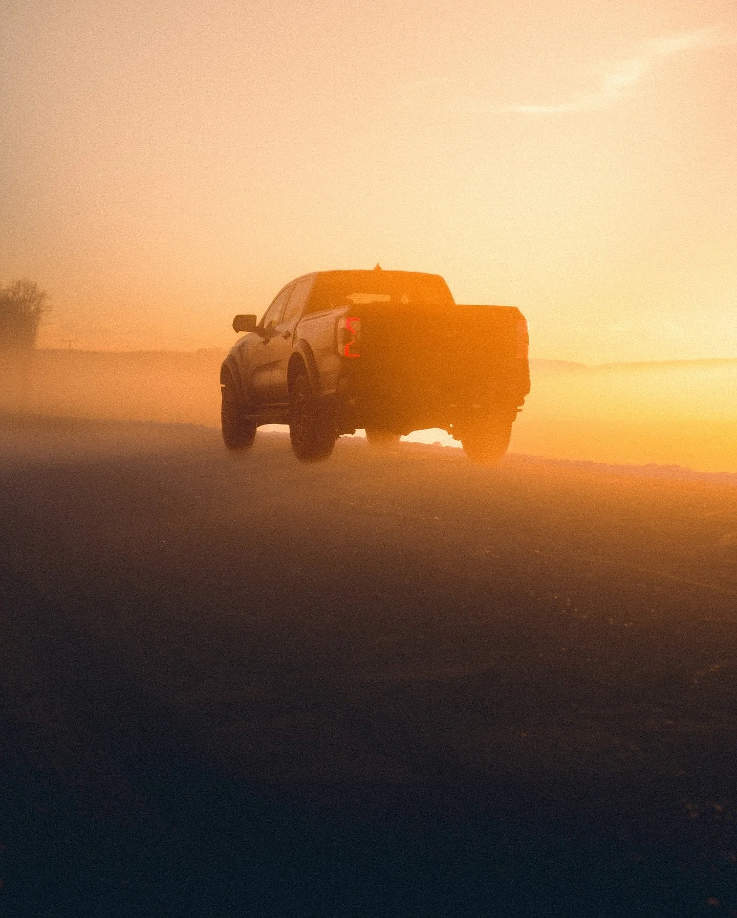 How much foggy sunset mood? YES.

#Ford #RangerRaptor #LeicaMoment