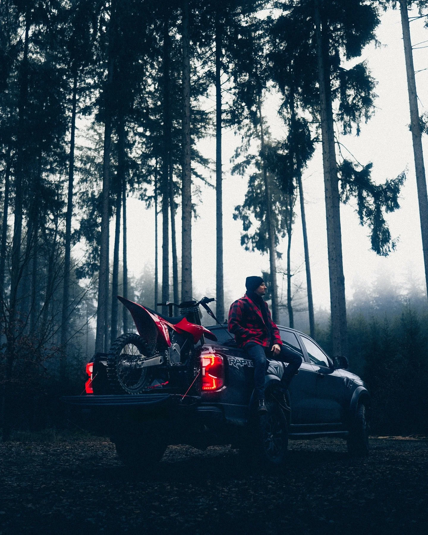 Just sitting on a Raptor. 

#RangerRaptor #StarkVarg #MX