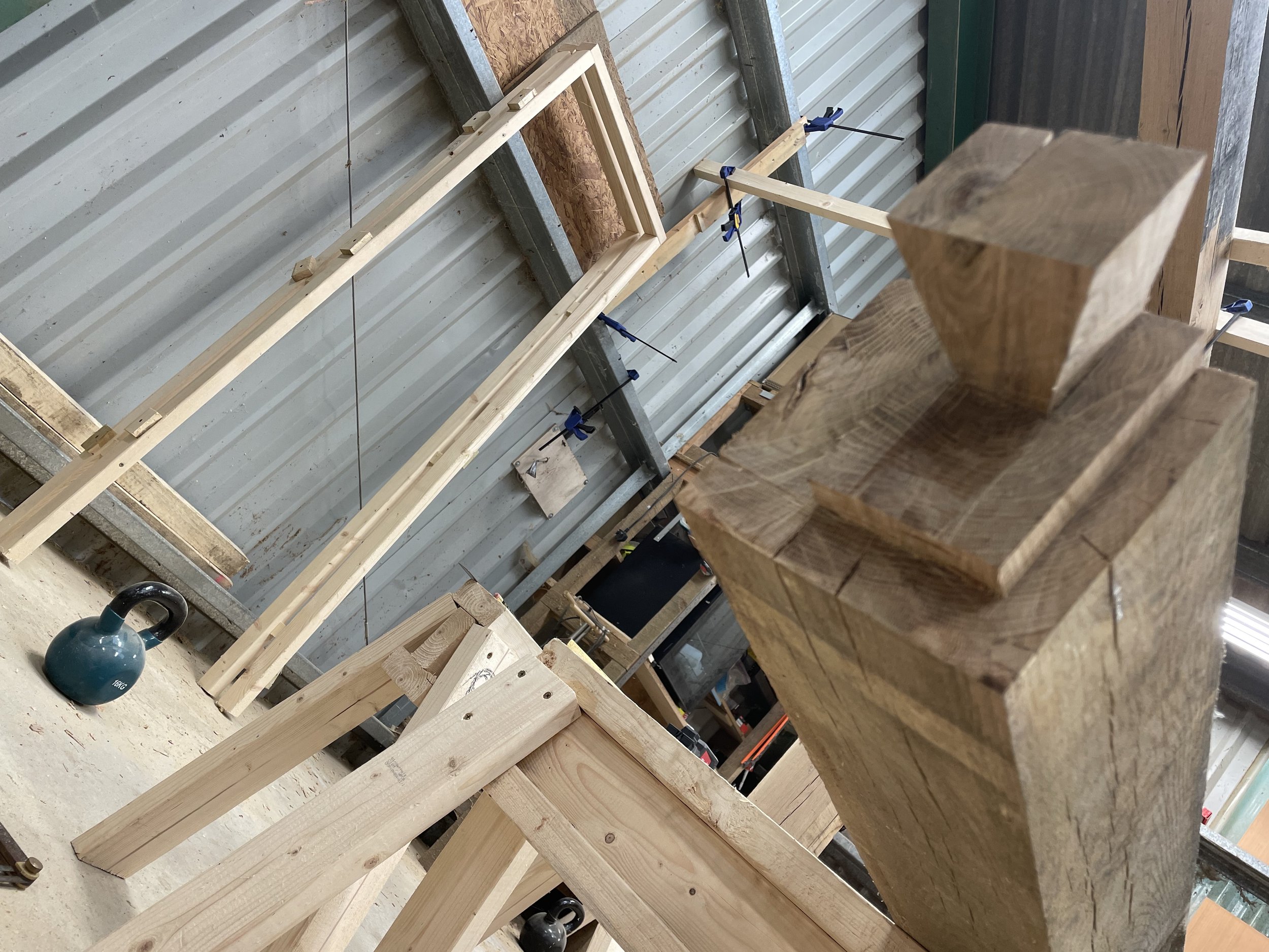 oak-framed-dovetail-joint.jpeg