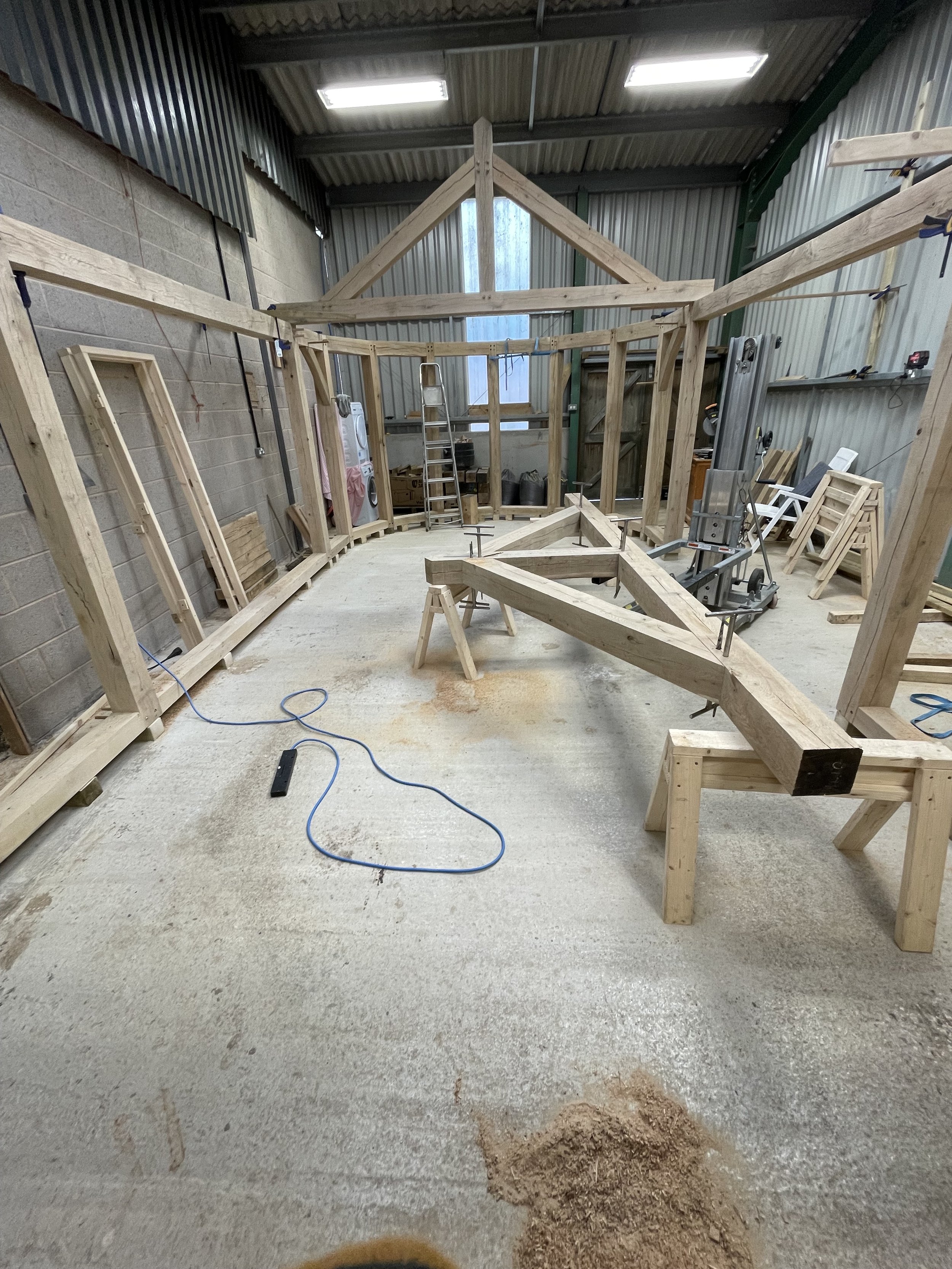 oak-king-post-truss.jpeg