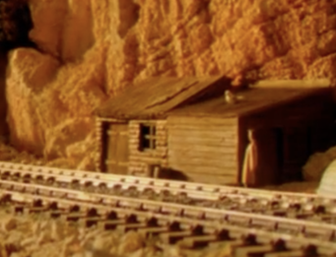 The Trackside Huts' screen used props (season 4 condition)