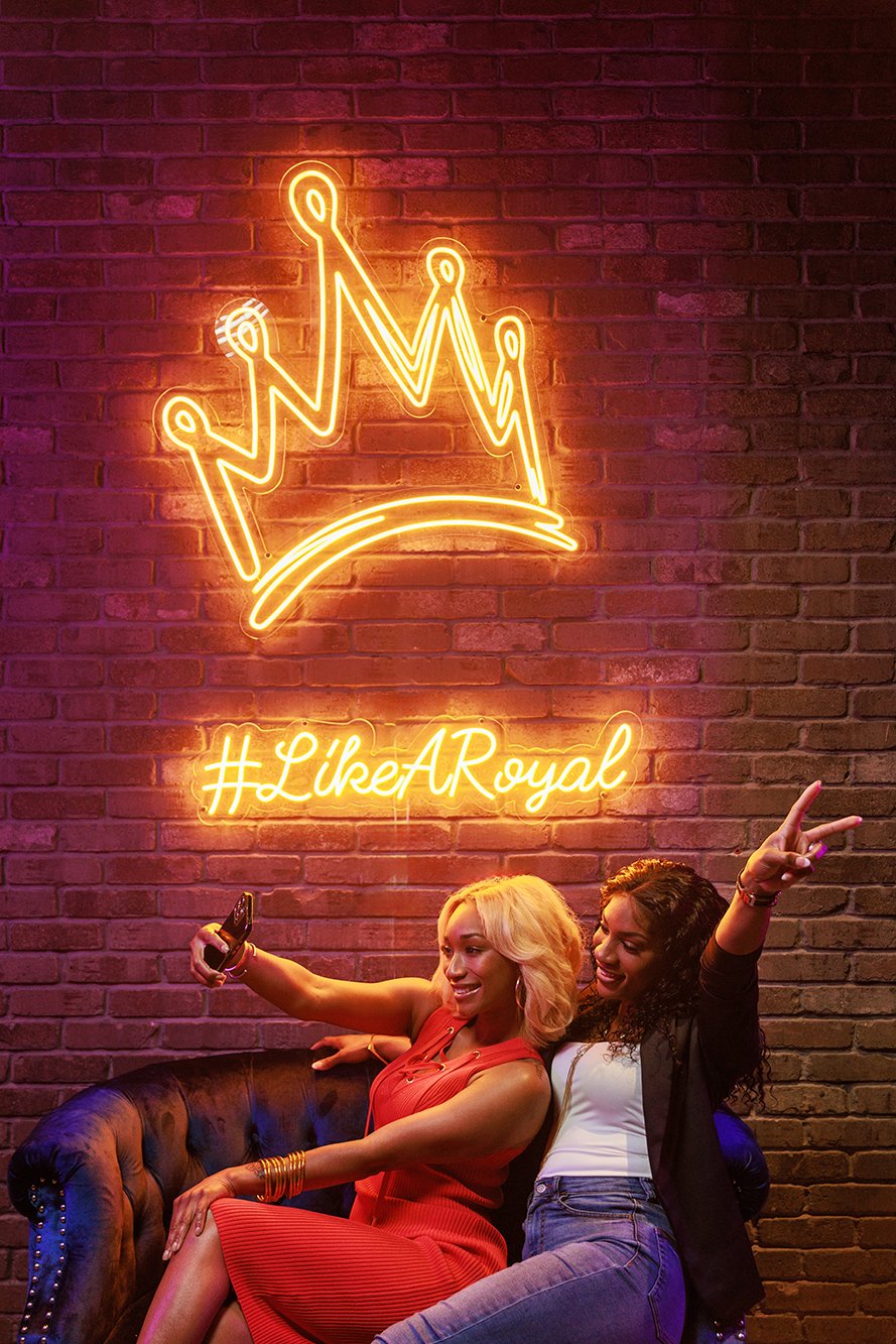 FEATURED-TheQueen_061.jpg