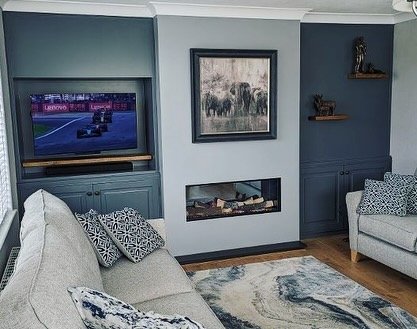 A stunningly stylish finish by one of our recent media wall customers 👌

We built a fully plastered false chimney breast with honed granite hearth and fitted the @evonicfires Evonic Halo 1030 electric fire to create this fantastic bespoke media wall