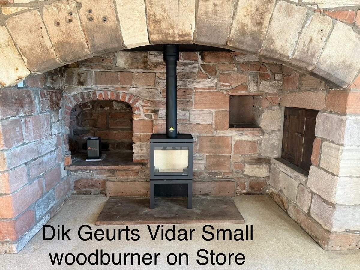 If your looking for fireplace inspiration check out some of our recent installs featuring both woodburning and multifuel stoves 🔥🔥 
@woodwarmstoves @morsostoves @dru_fires @stovaxgazco 
#fireplace #stove #woodburning #heating #interiordesign