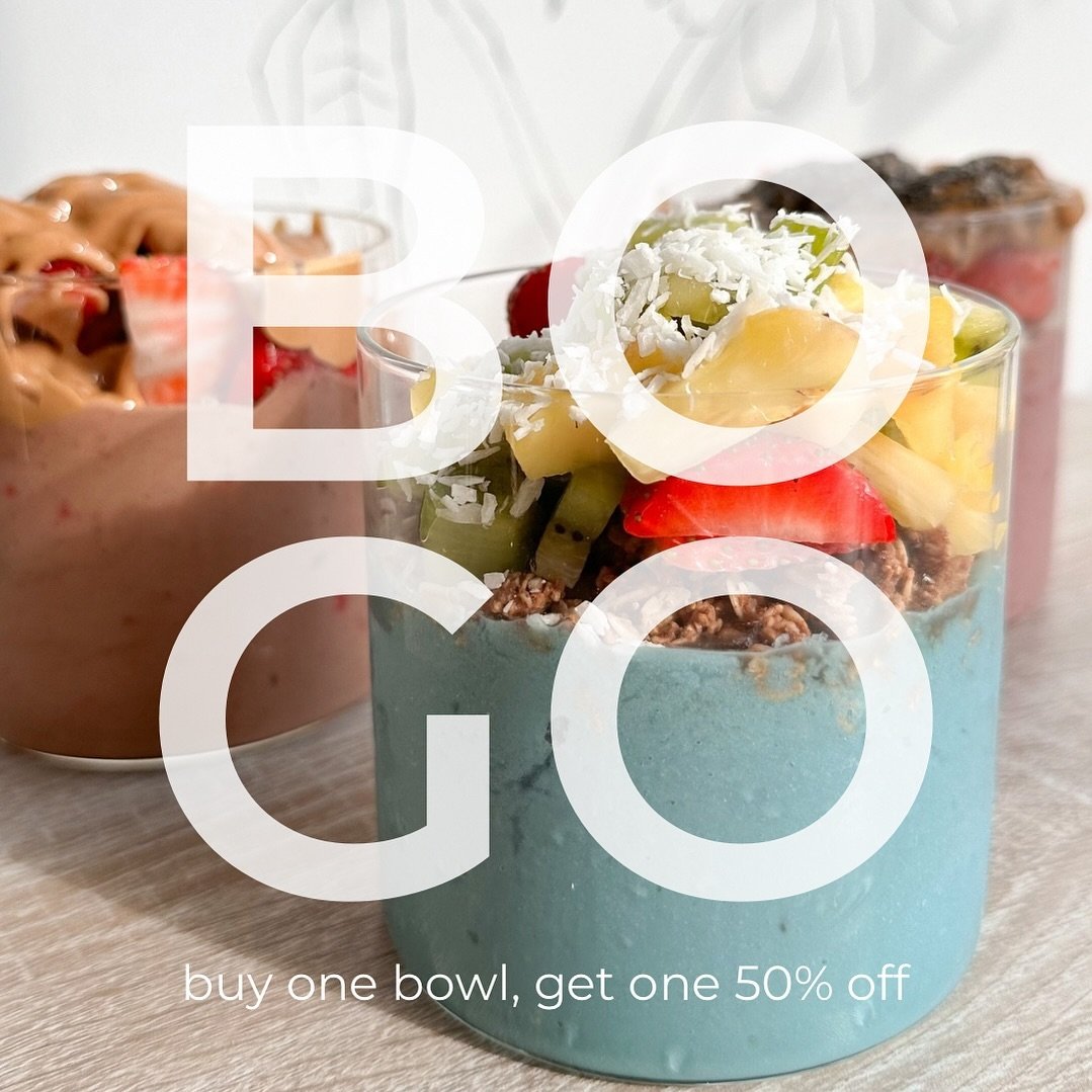 our first sizzlin&rsquo; summer special is&hellip;

🥁🥁DRUMROLL PLEASE 🥁🥁

BOGO 50% OFF SMOOTHIE BOWLS 🍌🍓

buy one superfood smoothie bowl, get one 50% OFF! bring your friend. bring your coworker. bring your mom. bring your kid. it&rsquo;s a dea