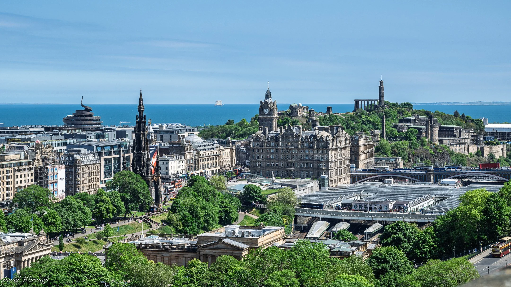_0Z86828.jpg